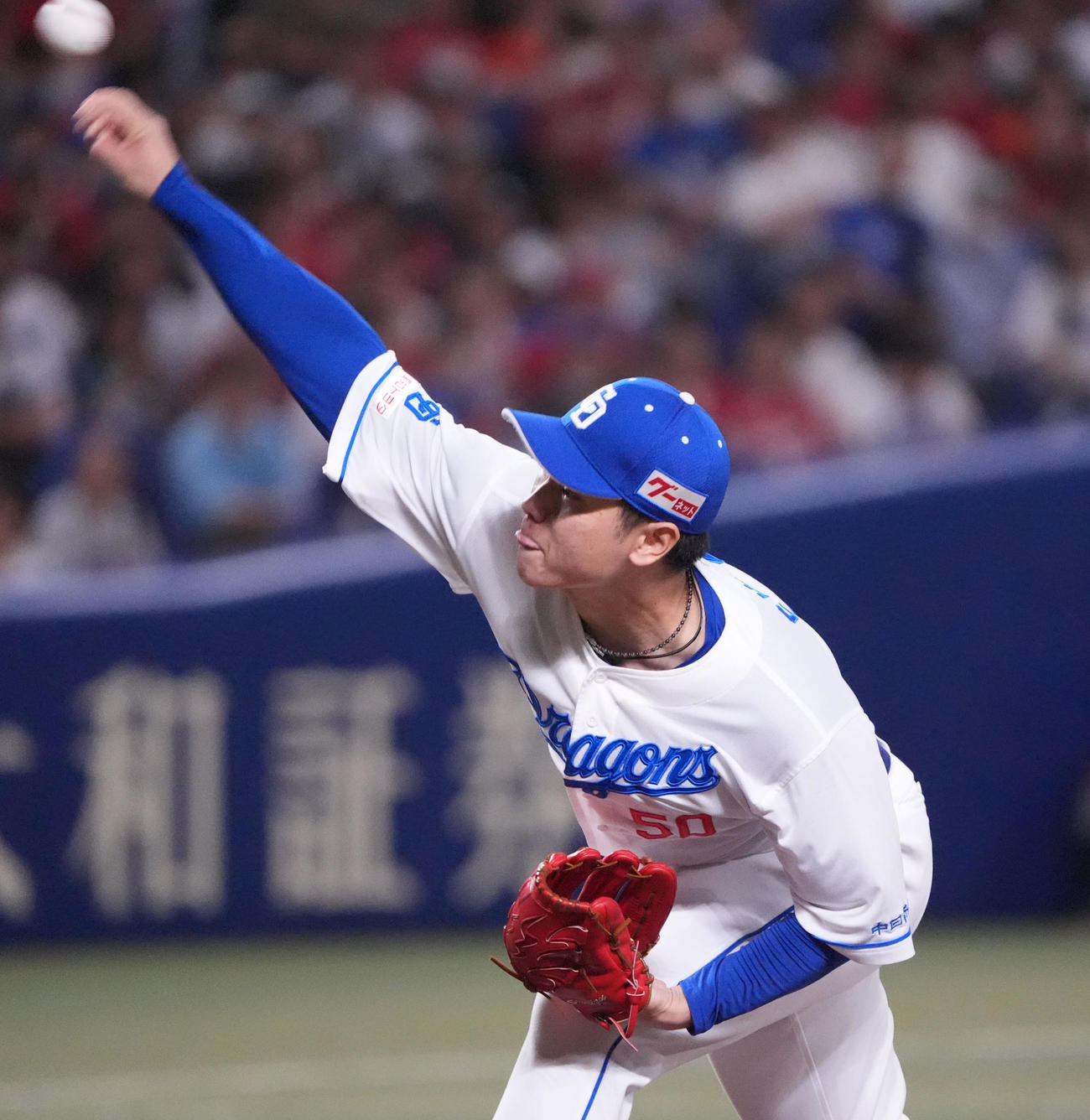 中日対広島　9回表、中日3番手で登板する清水（撮影・森本幸一）