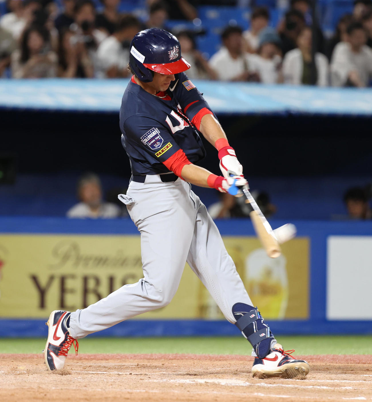 米国対日本　7回表米国無死、チョロウスキーは中越えに本塁打を放つ（撮影・柴田隆二）