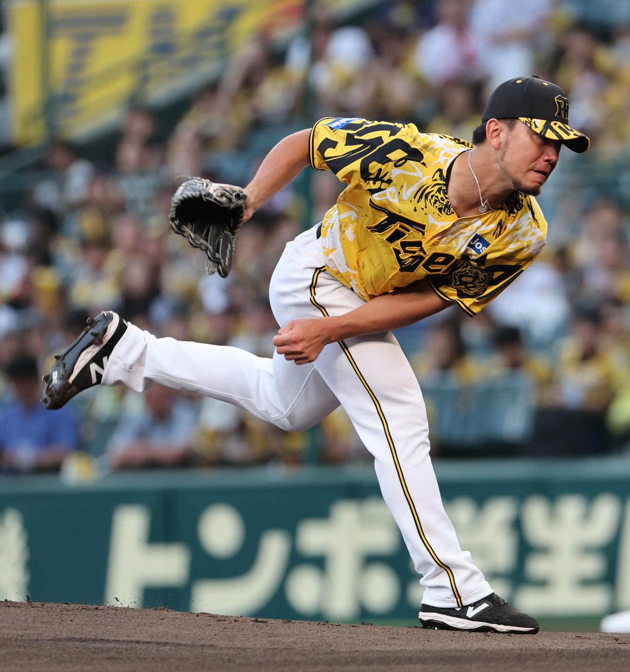 阪神対ヤクルト　阪神先発の伊藤将（撮影・西尾就之）