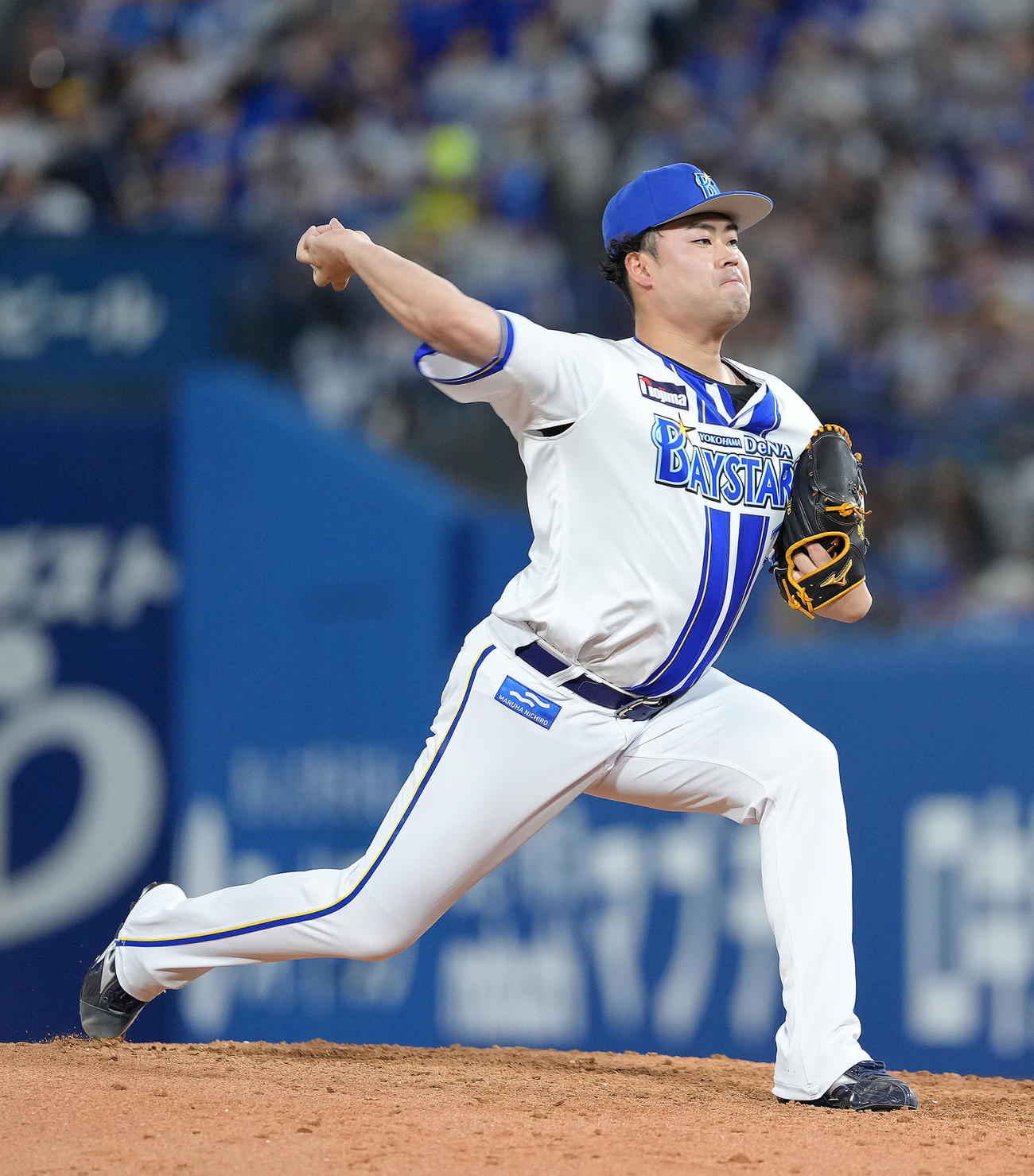 DeNA対巨人　8回から登板したDeNA伊勢（撮影・足立雅史）