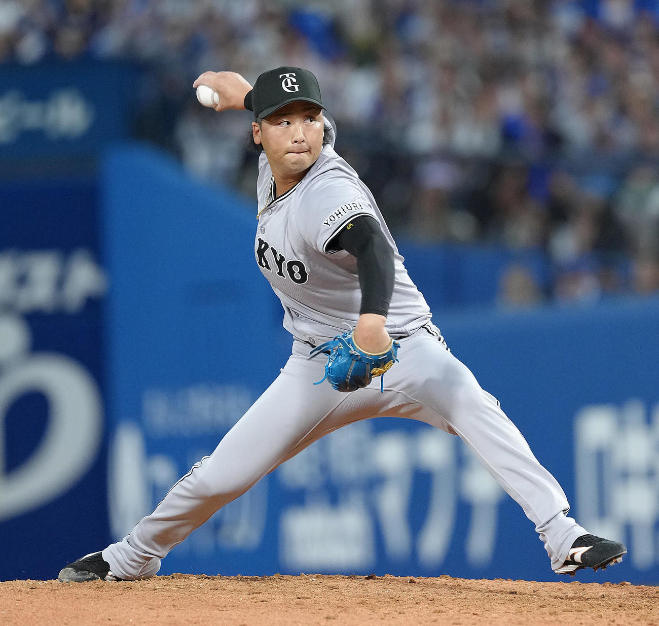 DeNA対巨人　6回から登板した巨人船迫（撮影・足立雅史）