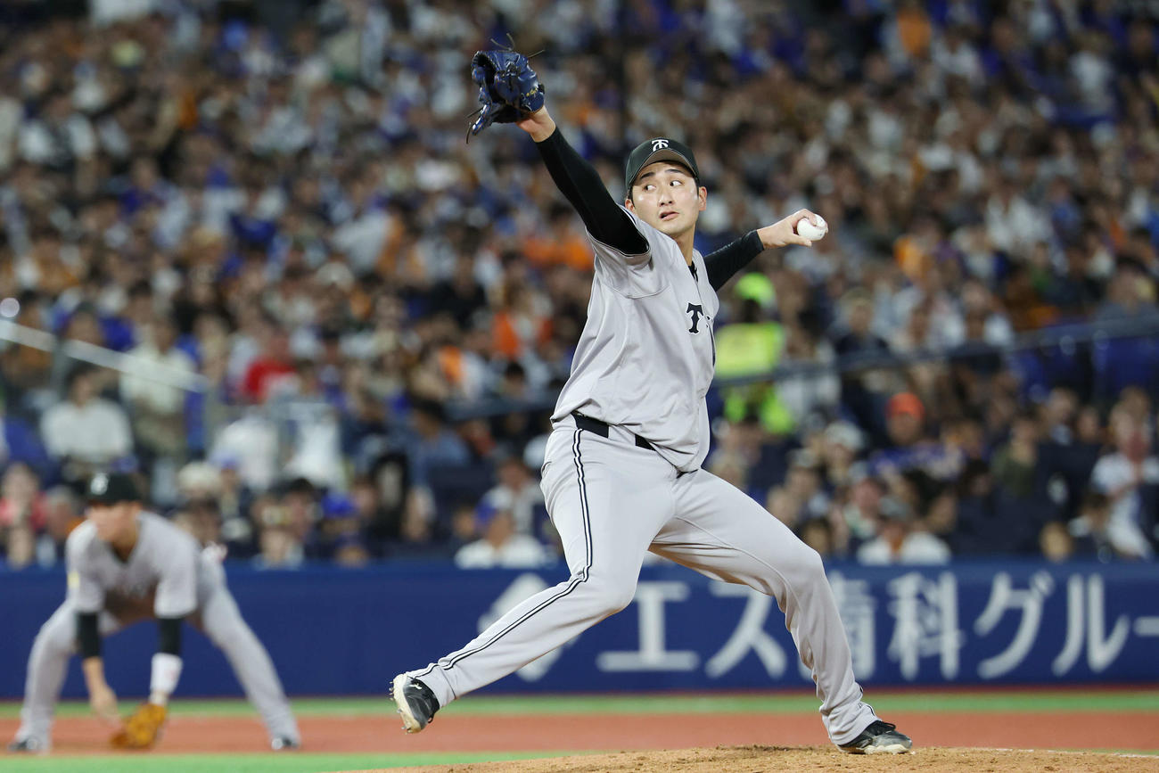 DeNA対巨人　巨人2番手の横川（撮影・宮地輝）