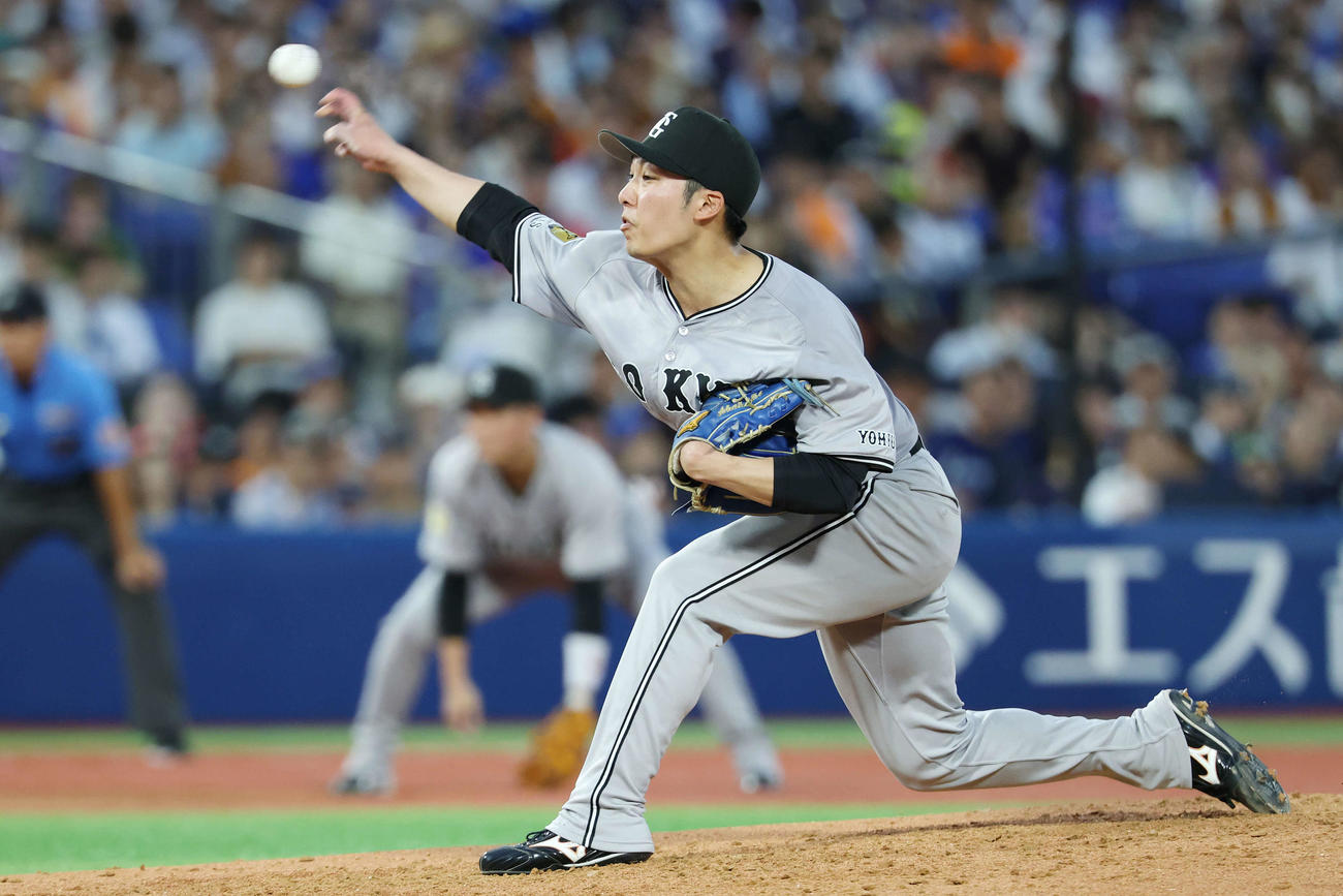 DeNA対巨人　巨人先発の赤星（撮影・宮地輝）