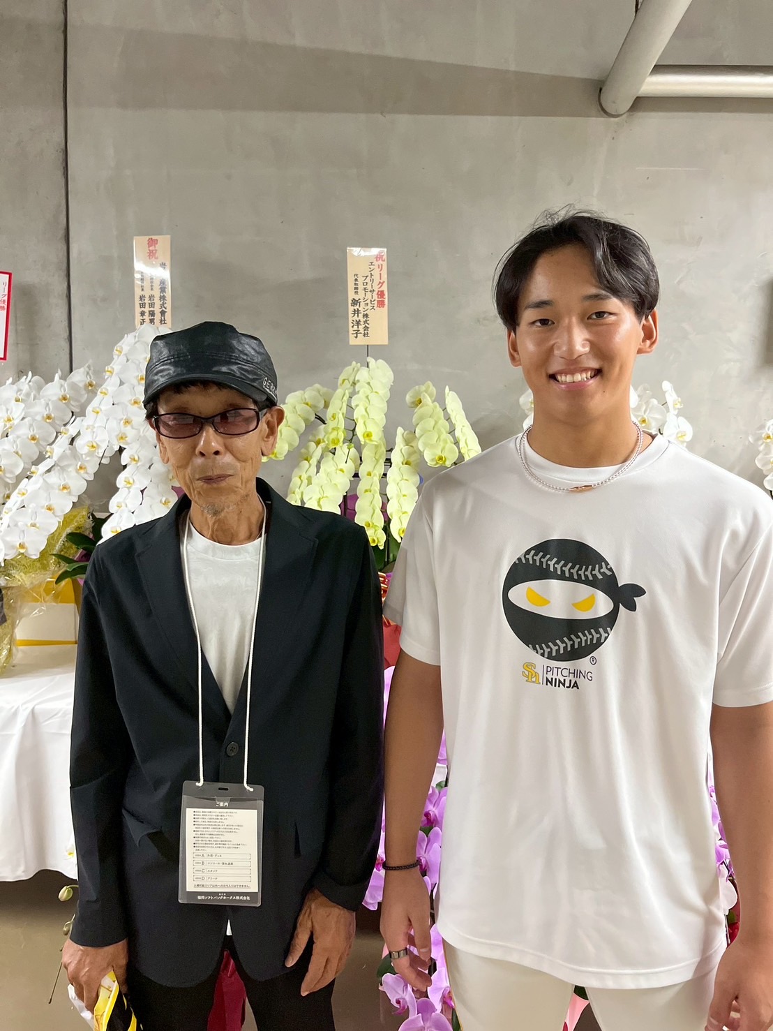 湖北ボーイズ・加納会長（左）とソフトバンク前田悠（提供・加納会長）