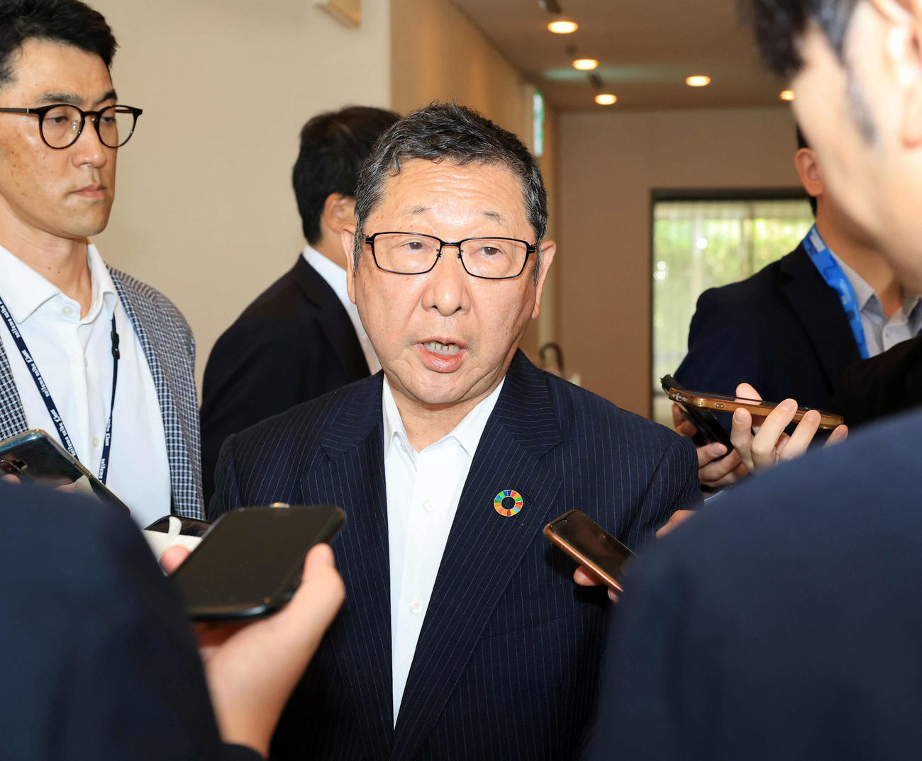 オーナー会議後、報道陣の質問に答える西武後藤オーナー（撮影・浅見桂子）