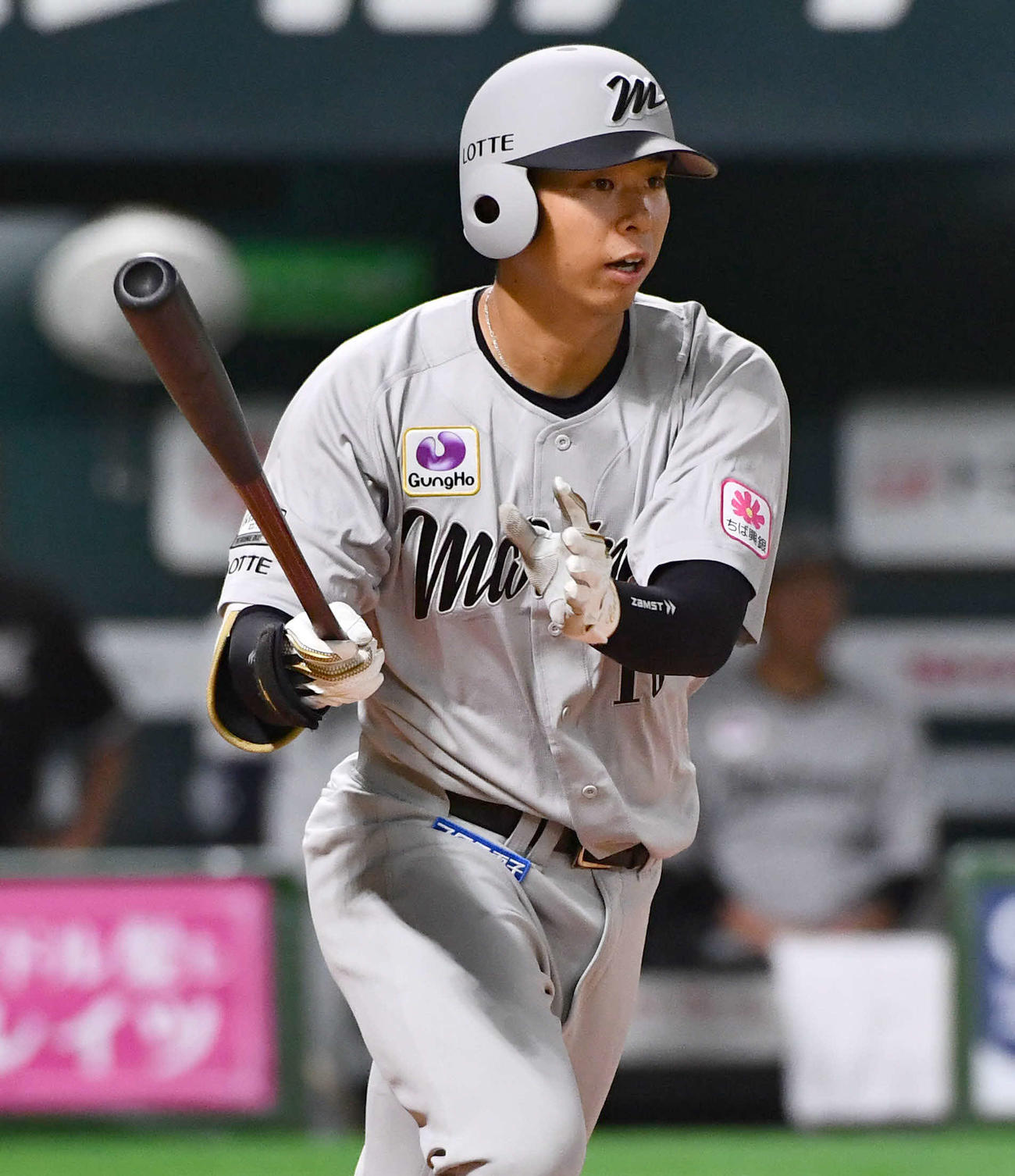 ソフトバンク対ロッテ　2回表ロッテ1死二、三塁、上田は先制の2点適時右二塁打を放つ（撮影・岩下翔太）