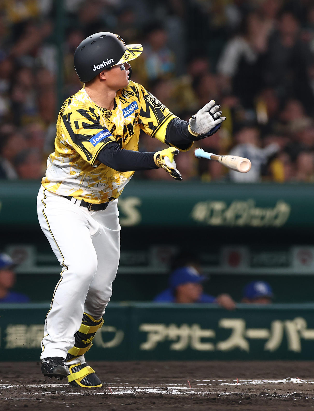 阪神対中日　7回裏阪神2死、森下は左越え同点ソロ本塁打を放つ（撮影・上田博志）
