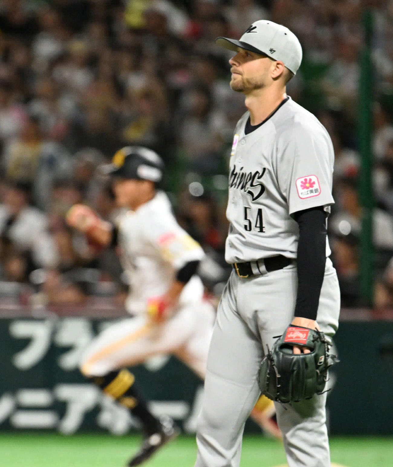 ソフトバンク対ロッテ　3回裏ソフトバンク2死一、二塁、ボス（右）は山本に逆転本塁打を許す（撮影・林敢治）
