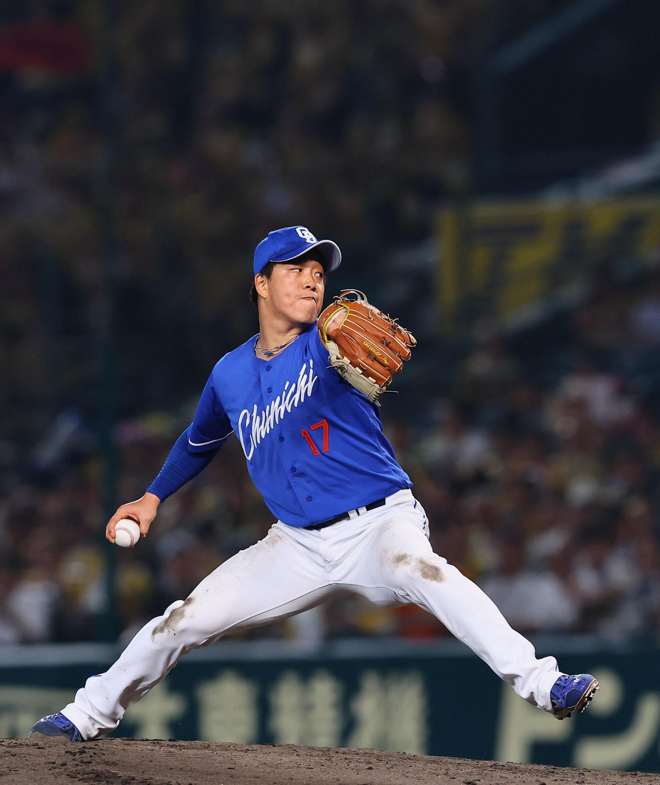 阪神対中日　5回、力投する中日柳（撮影・藤尾明華）