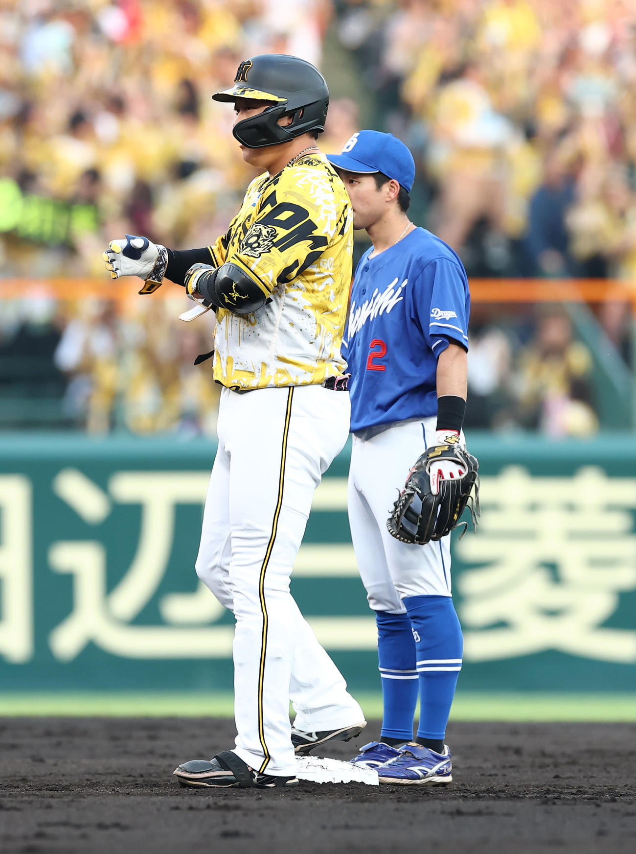 阪神対中日　1回裏阪神2死一、二塁、大山は先制適時二塁打を放つ（撮影・上田博志）