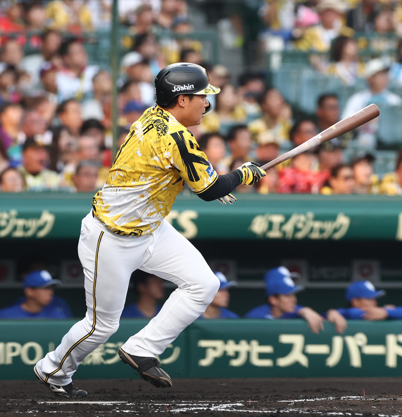 阪神対中日　1回裏阪神2死一、二塁、大山は先制適時二塁打を放つ（撮影・上田博志）