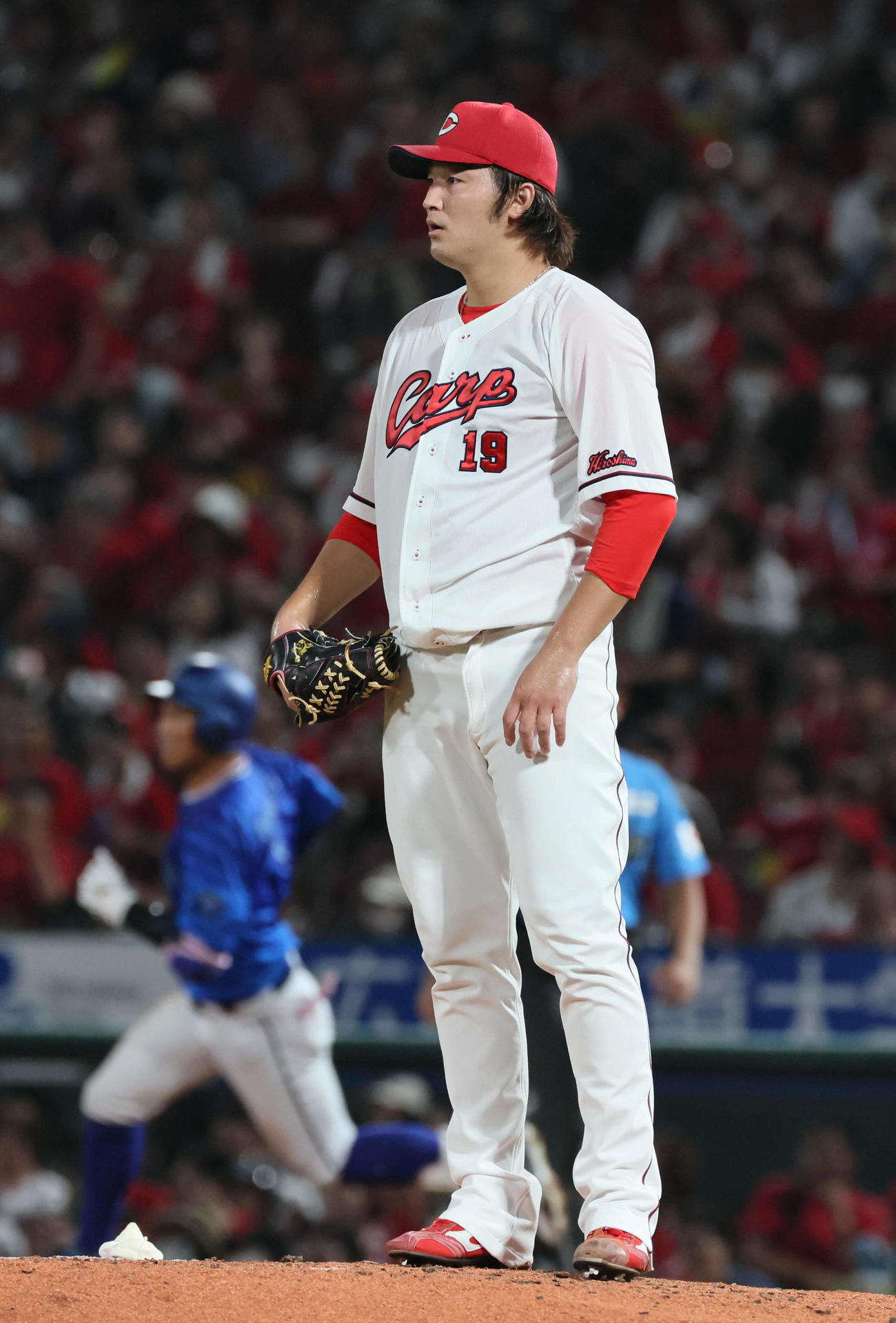 広島対DeNA 8回表DeNA1死、桑原に先制左越え本塁打を浴びた床田（撮影・加藤孝規）