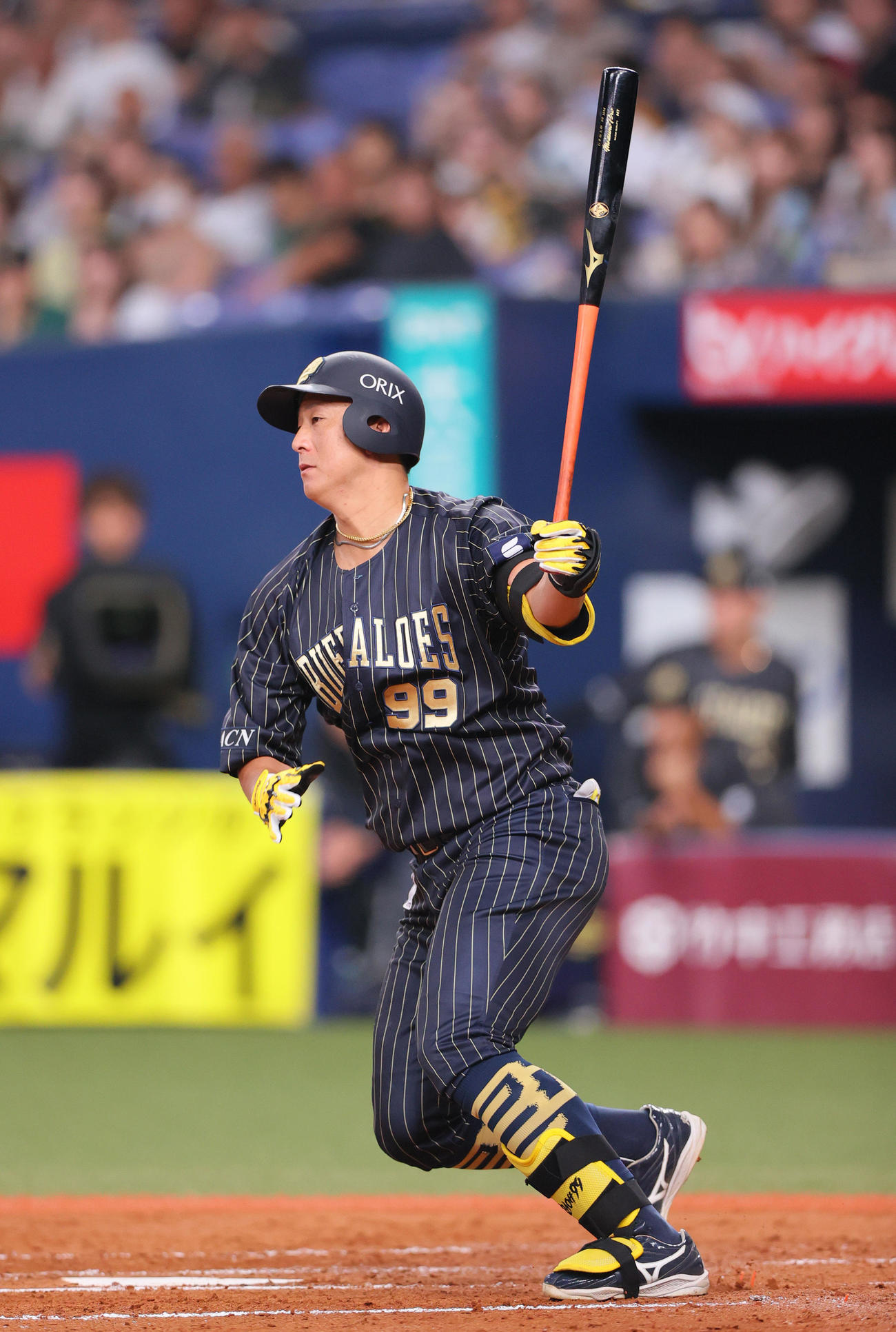 オリックス対楽天　3回裏オリックス無死一、三塁、杉本は左前適時打を放つ（撮影・上山淳一）