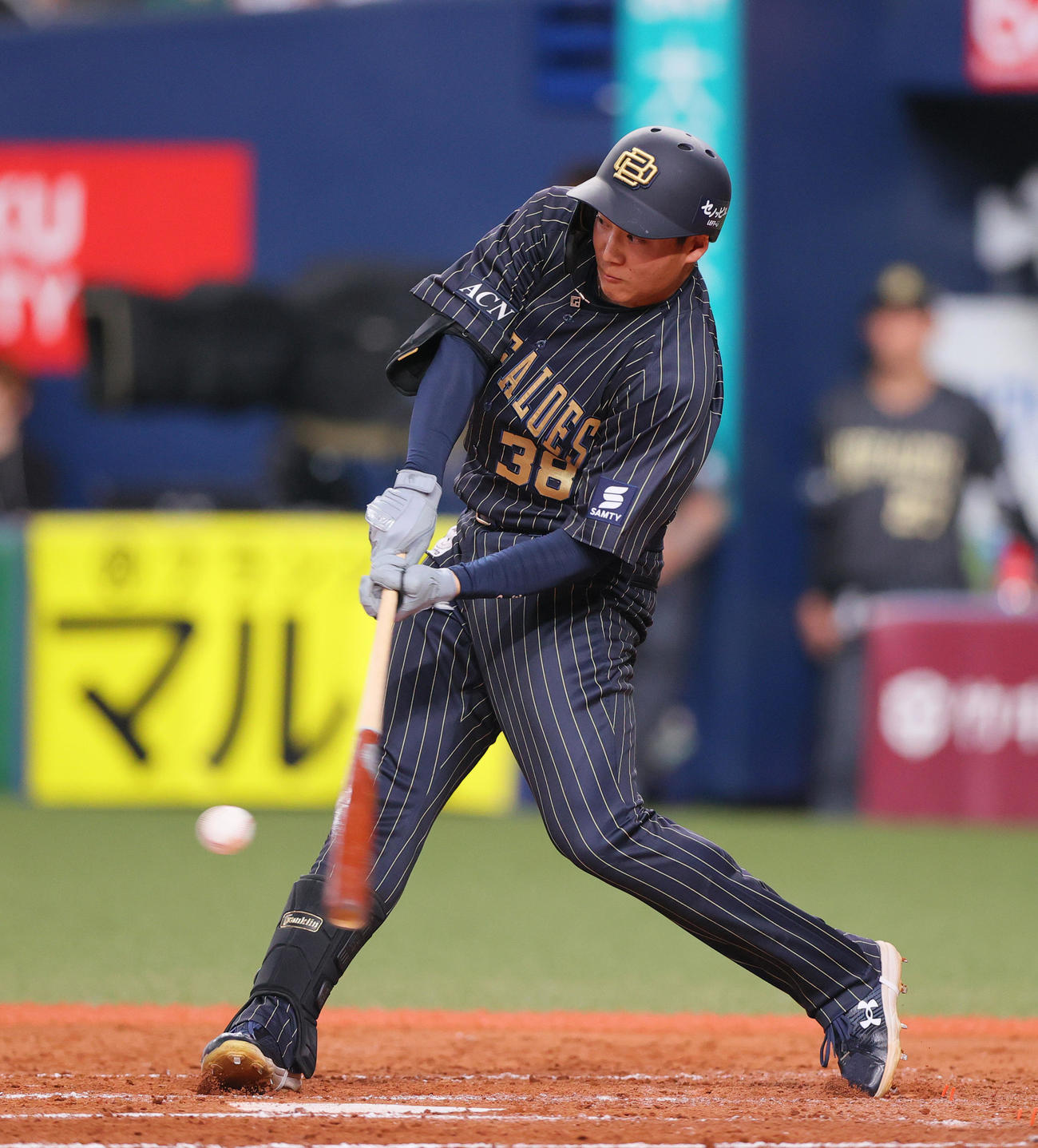 オリックス対楽天　3回裏オリックス1死一、三塁、来田は右前適時打を放つ（撮影・上山淳一）