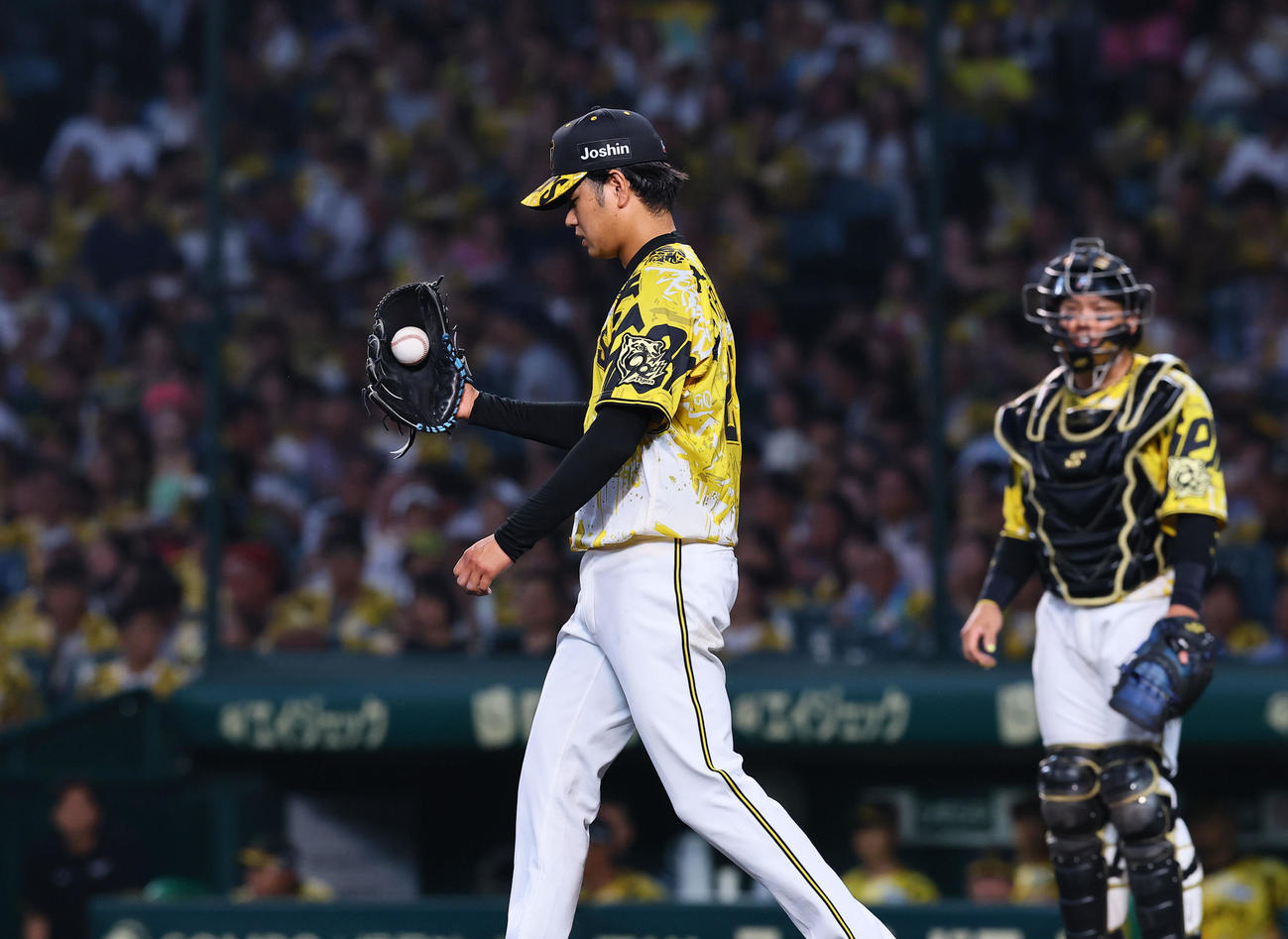 阪神対中日　4回表中日1死満塁、山本に右前適時打を許した高橋（撮影・藤尾明華）