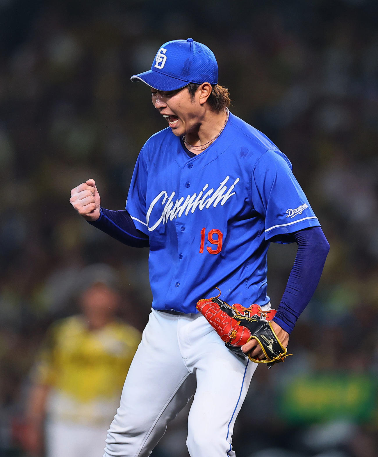 阪神対中日　7回裏阪神2死、佐藤輝を遊飛に打ち取りガッツポーズをする高橋宏（撮影・藤尾明華）