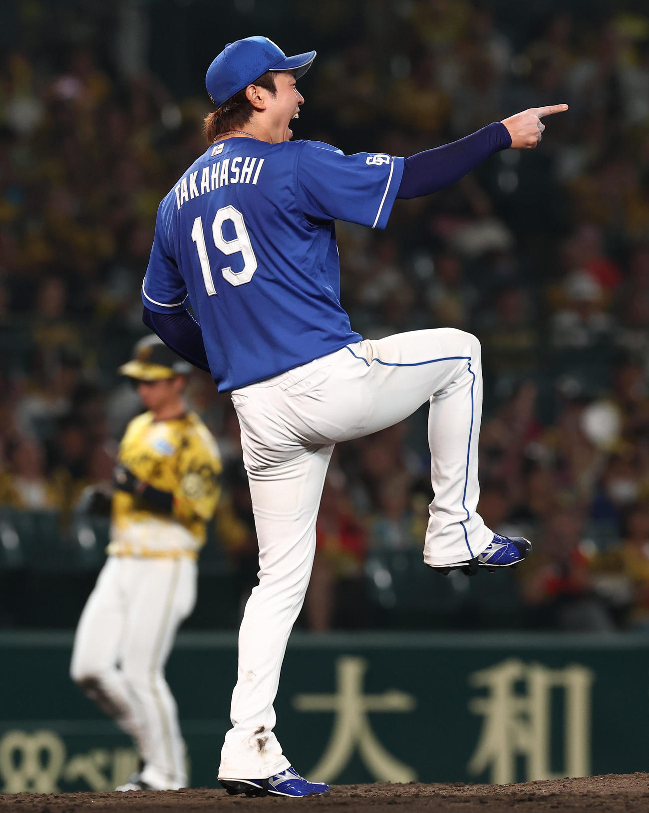 阪神対中日　完封勝利した高橋宏は雄たけびをあげる（撮影・上田博志）