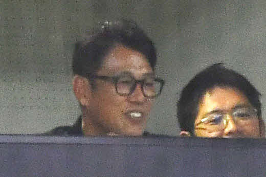 ソフトバンク対ロッテ　試合を視察する侍ジャパン井端監督（撮影・岩下翔太）