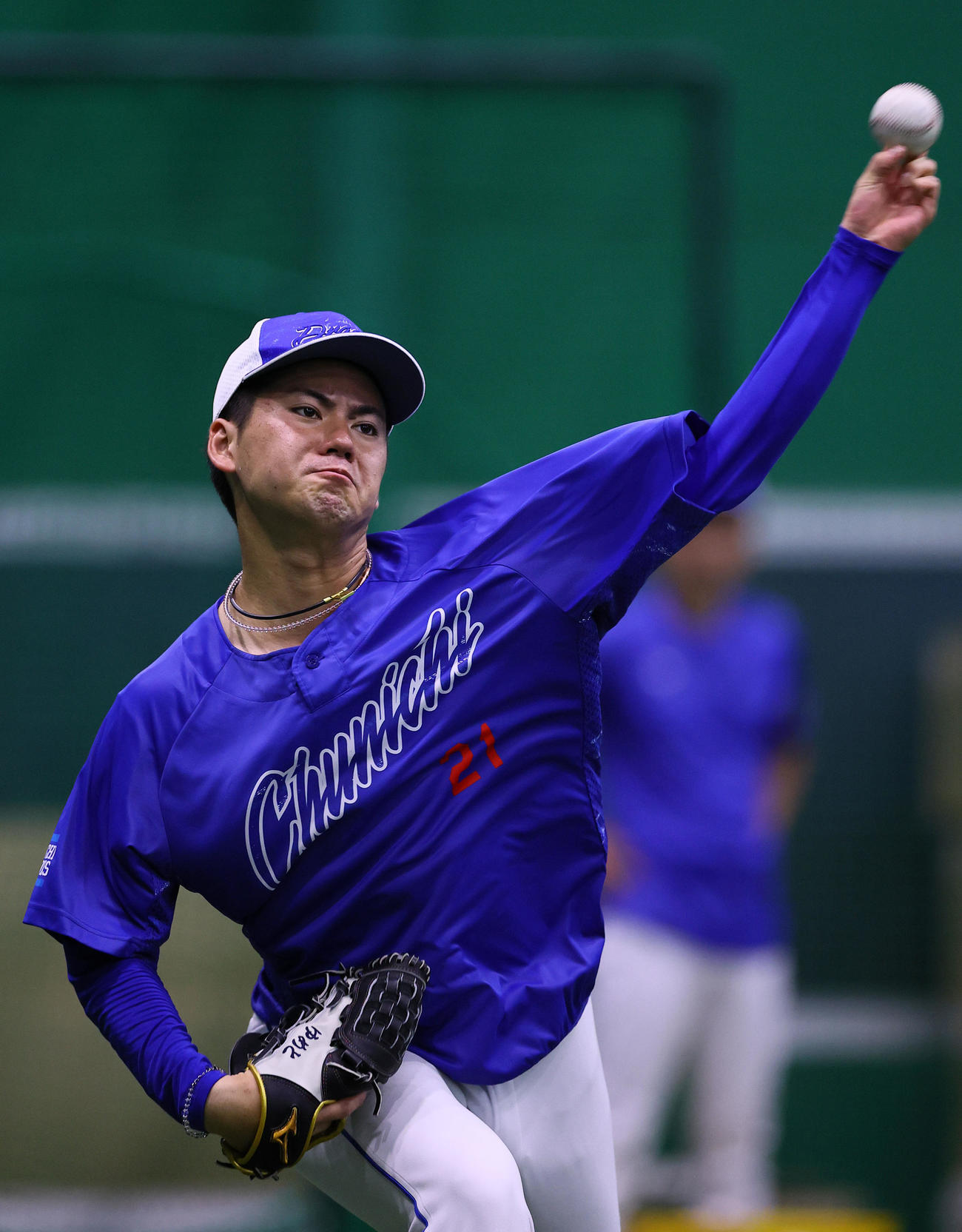 阪神対中日　キャッチボールをする中日金丸（撮影・藤尾明華）