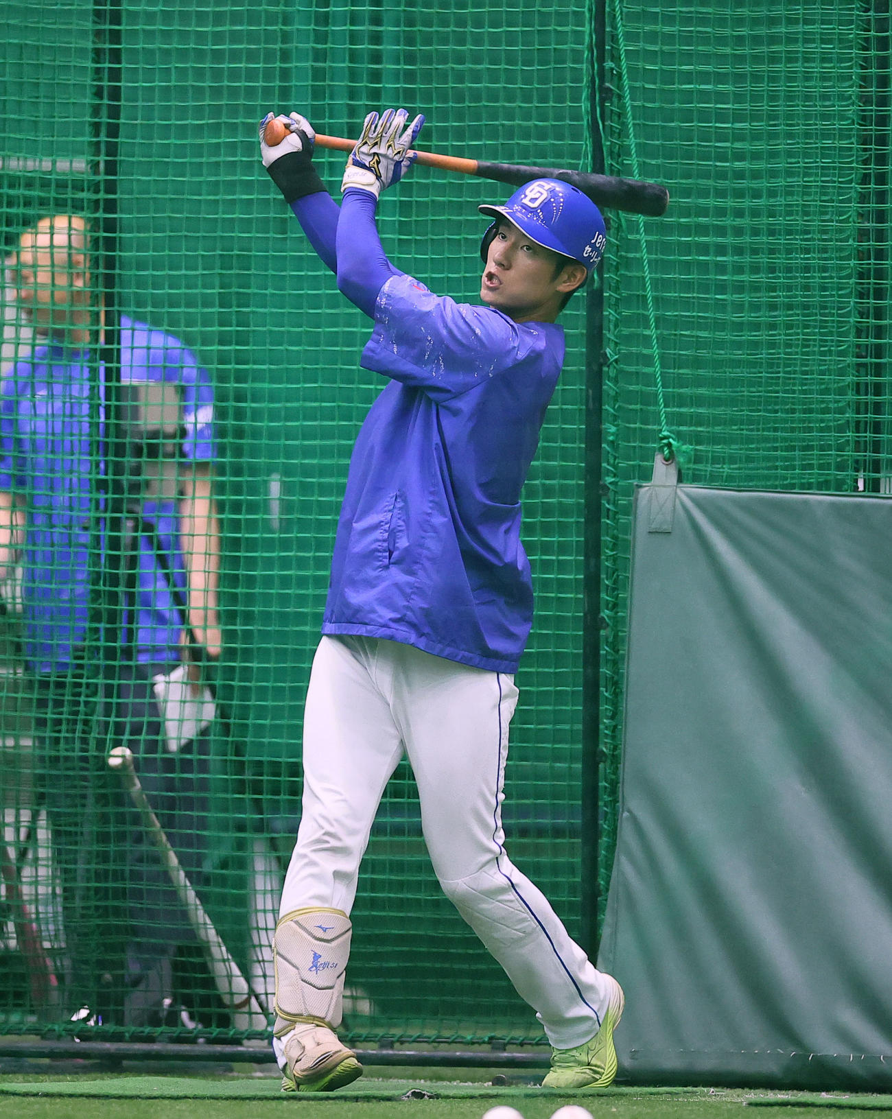 阪神対中日　打撃練習をする中日上林（撮影・藤尾明華）