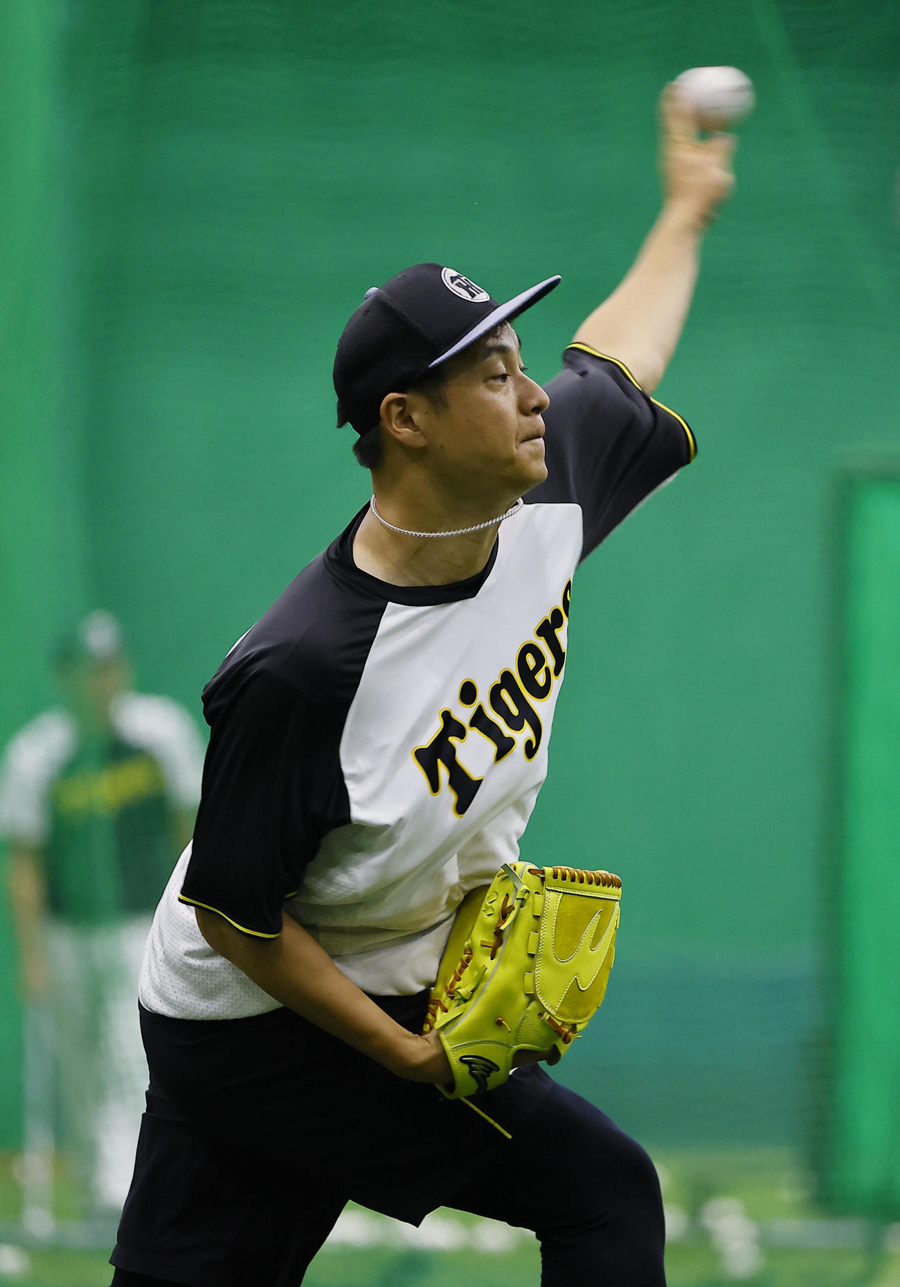 阪神対中日　キャッチボールをする阪神大竹（撮影・藤尾明華）