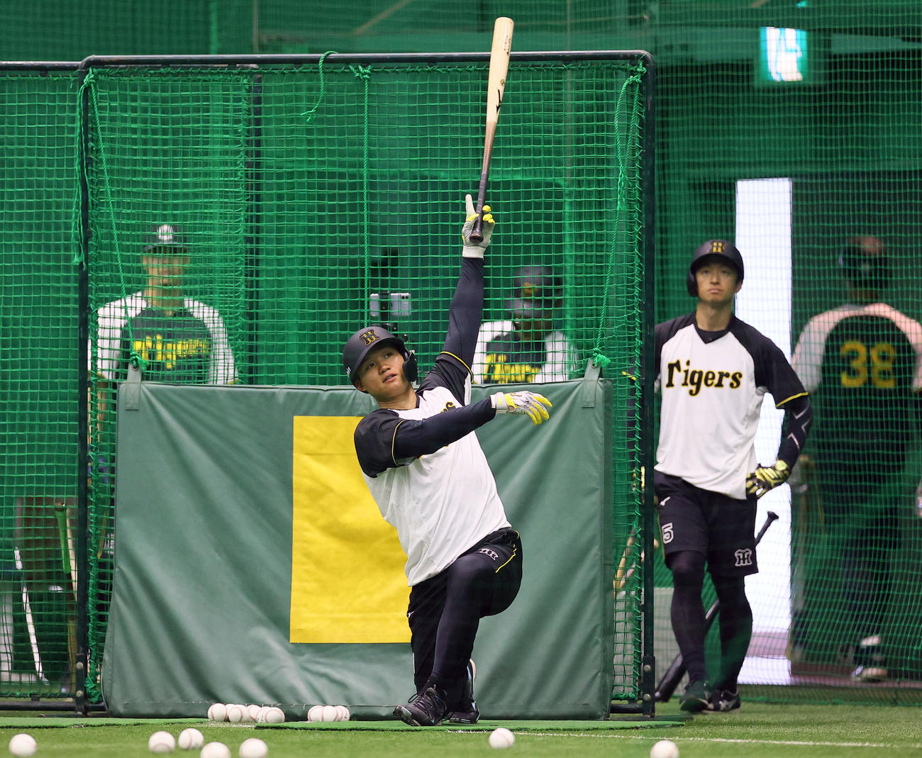 阪神対中日　打撃練習をする阪神森下（撮影・藤尾明華）