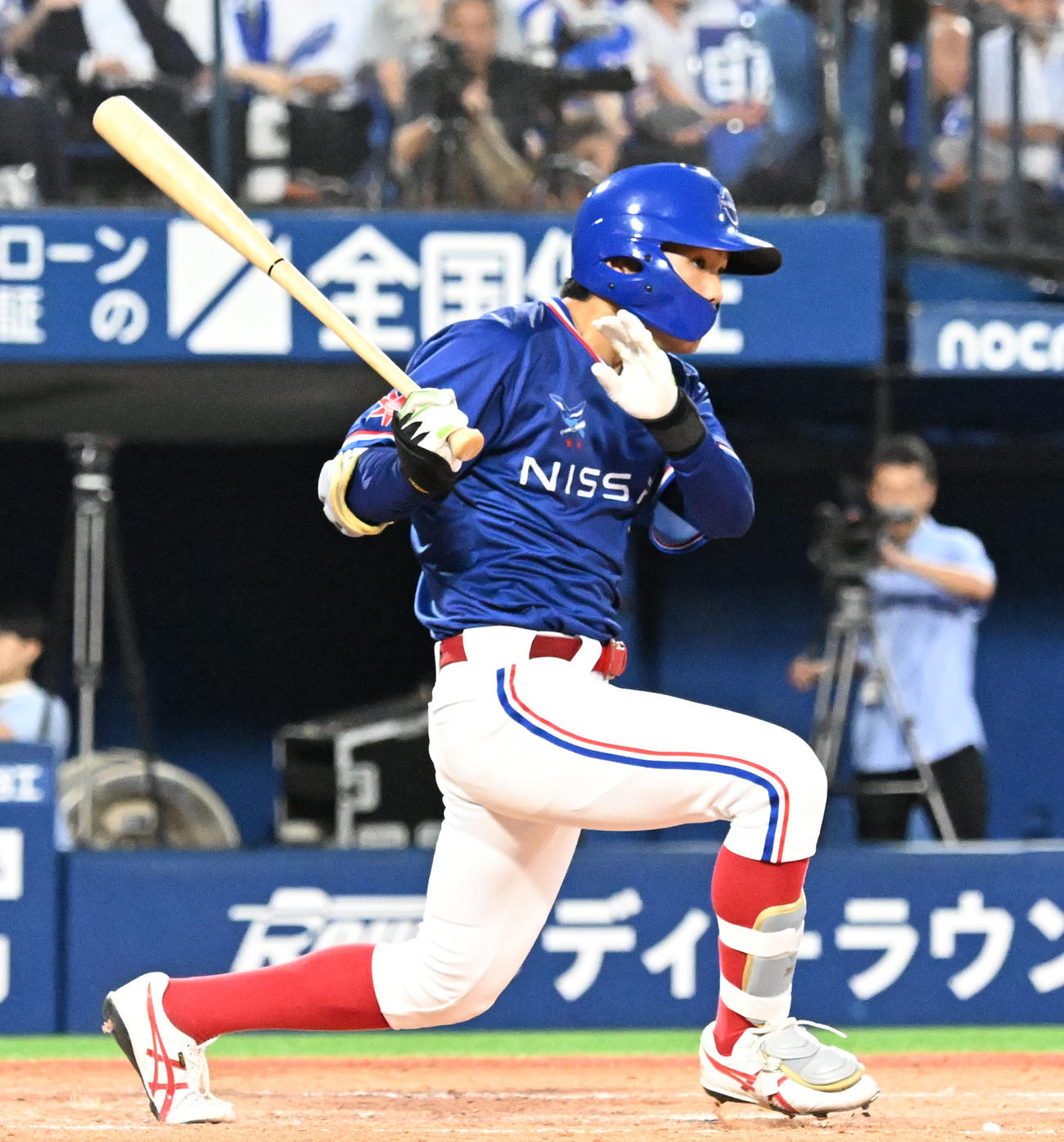第96回都市対抗野球大会西関東予選　4回裏日産1死二塁、宮原が右前に同点適時打を放つ（撮影・千葉一成）