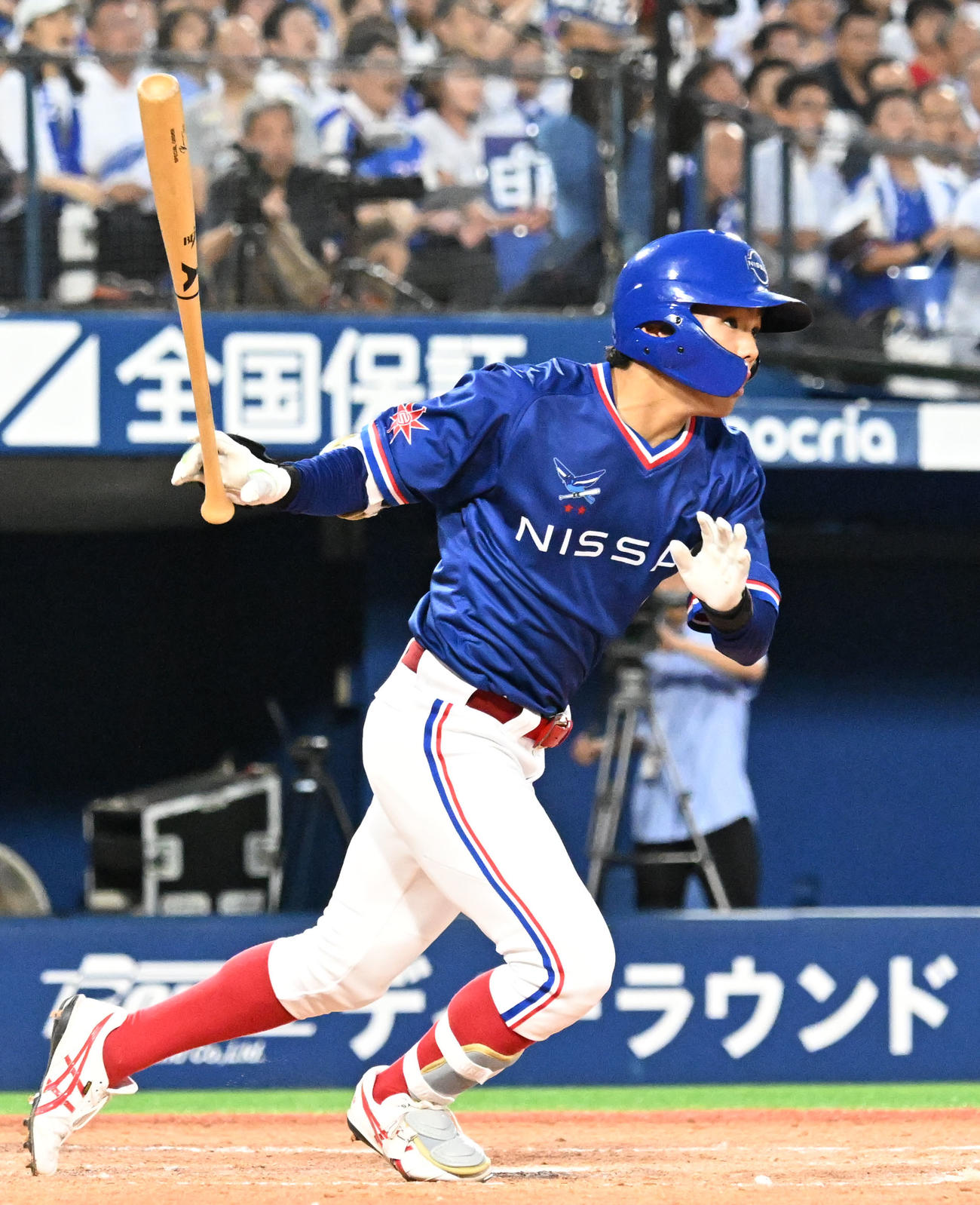 第96回都市対抗野球大会西関東予選　4回裏日産1死二塁、宮原が右前に同点適時打を放つ（撮影・千葉一成）