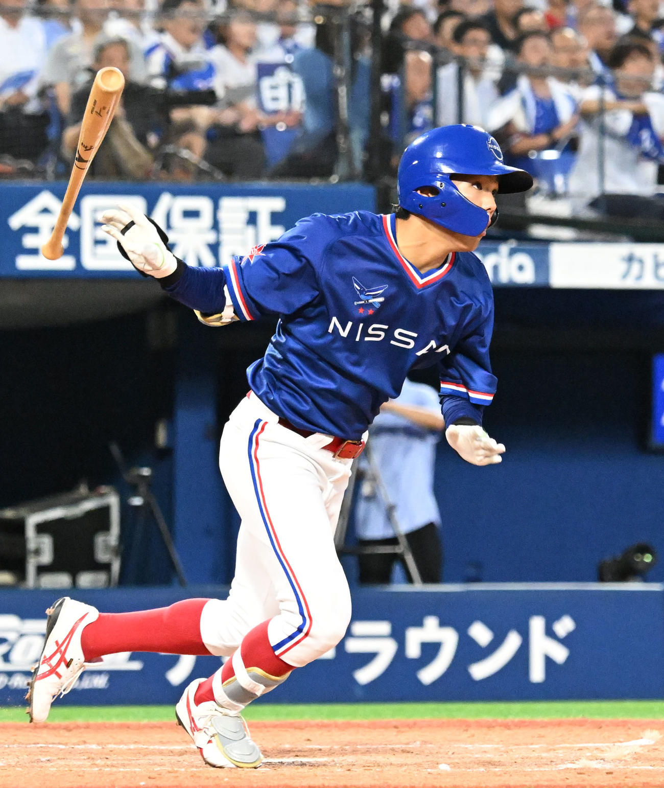 第96回都市対抗野球大会西関東予選　4回裏日産1死二塁、宮原が右前に同点適時打を放つ（撮影・千葉一成）