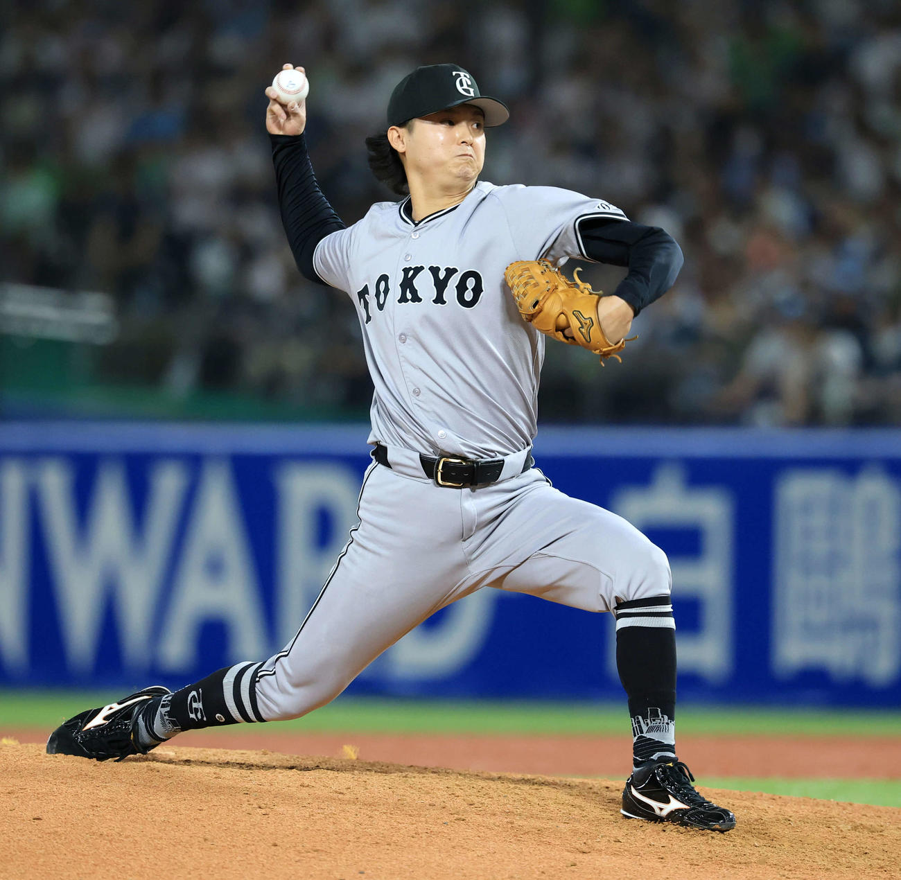 ヤクルト対巨人　7回裏ヤクルト2死満塁の場面で登板し、山田を右飛に仕留めた田中瑛（撮影・浅見桂子）