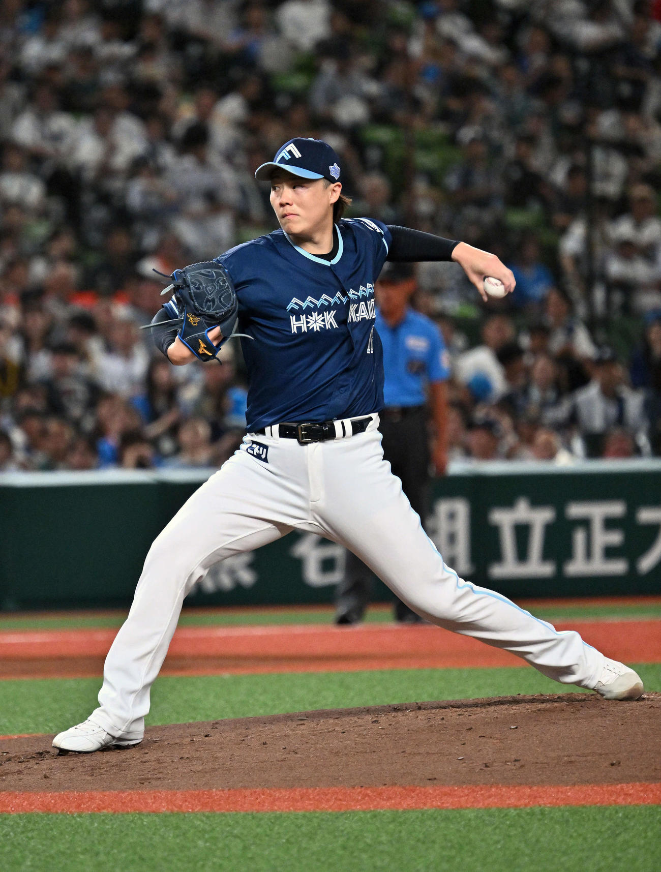 西武対日本ハム　日本ハム先発の山崎（撮影・滝沢徹郎）