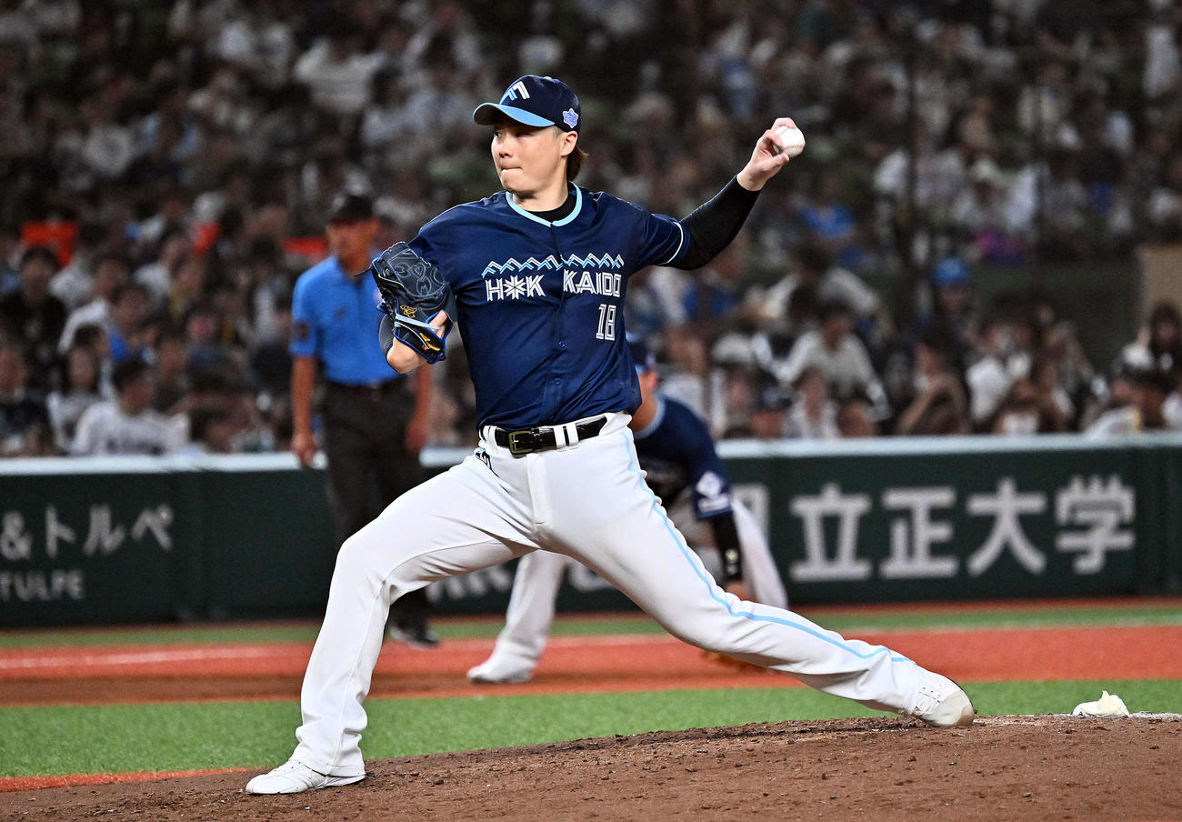 西武対日本ハム　日本ハム先発の山崎（撮影・滝沢徹郎）