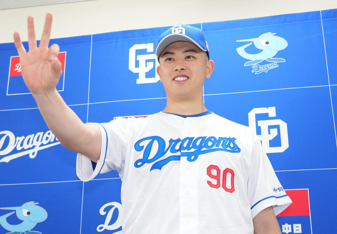 オールスターにファン投票で選出され会見に臨んだ松山晋也（2025年6月撮影）