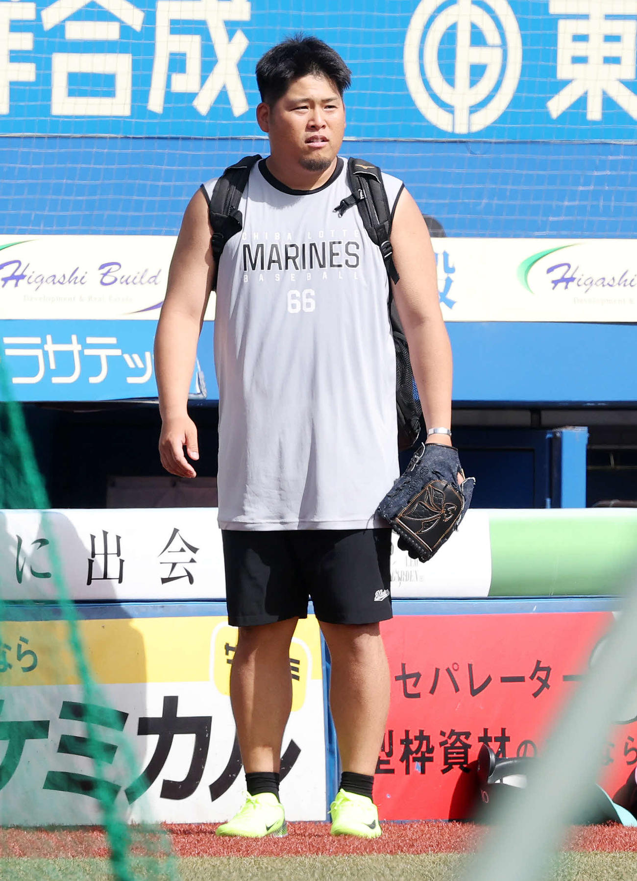 ロッテ対オリックス　練習を終え引き揚げるロッテ沢田（撮影・鈴木正人）