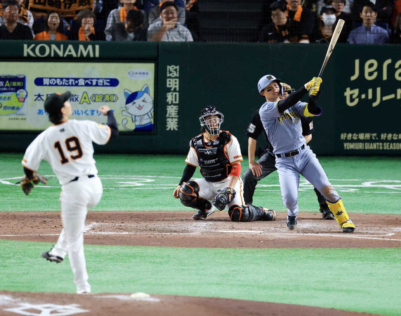 5月7日、巨人戦で山崎から本塁打を放つ阪神森下
