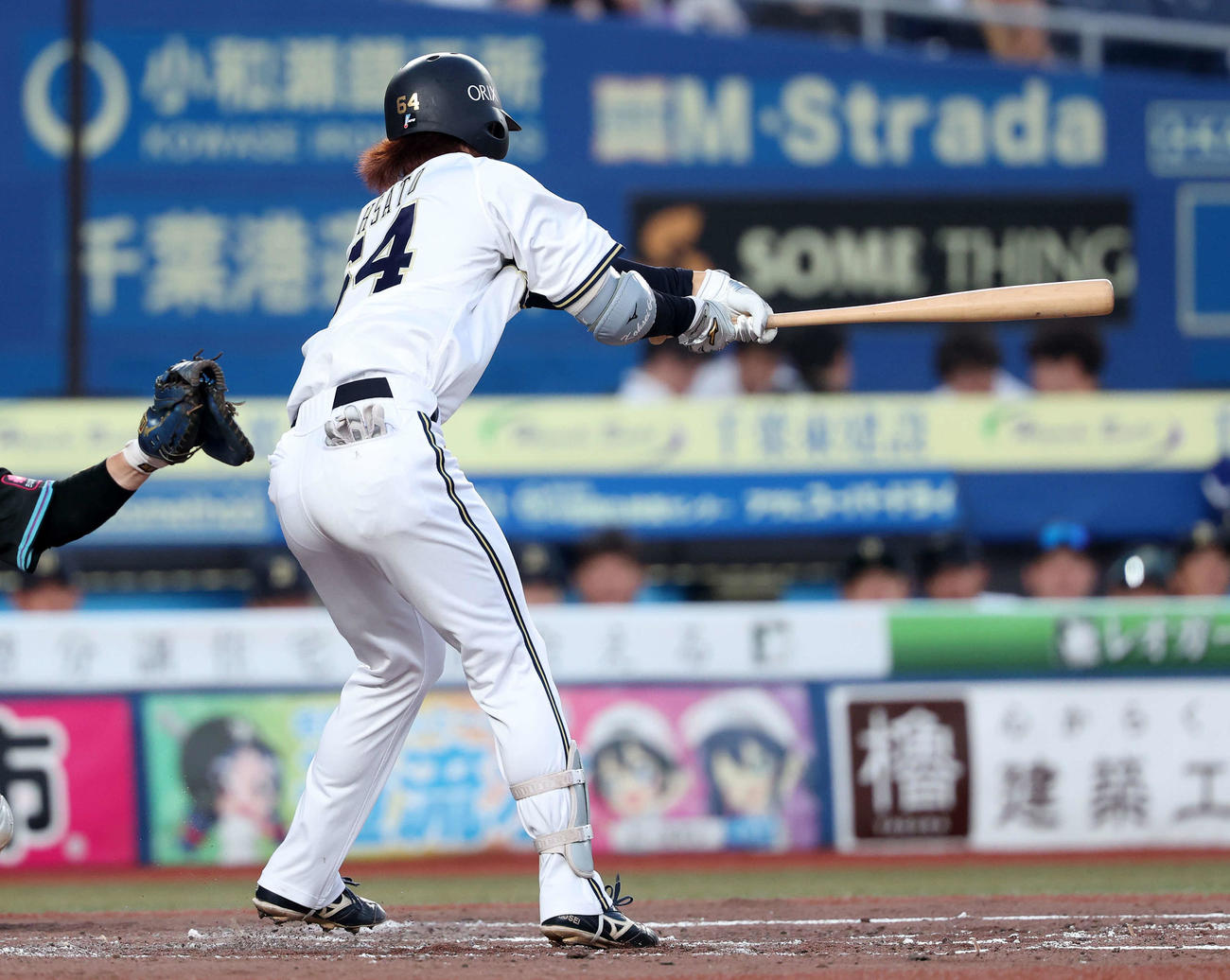 ロッテ対オリックス　3回表オリックス無死一塁、大里は三内野安打を放つ（撮影・鈴木正人）