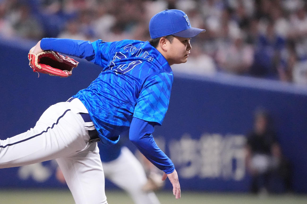 中日対DeNA 6回裏、DeNA3番手で登板する石田裕（撮影・森本幸一）