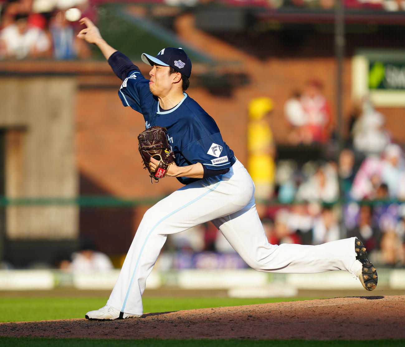 楽天対日本ハム　8回裏から2番手で登板した日本ハム田中（撮影・鈴木みどり）