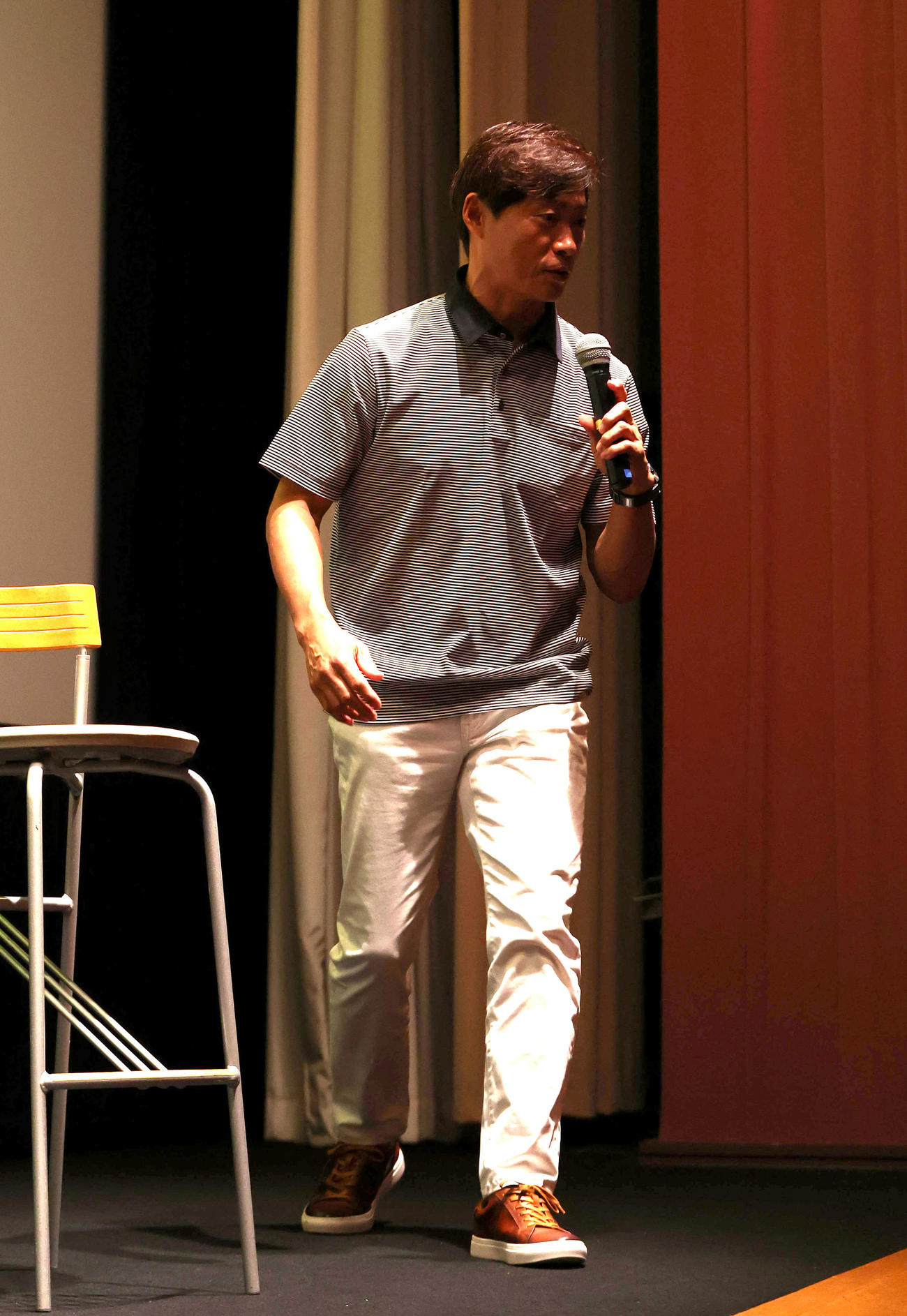 登壇する元阪神桧山進次郎氏（撮影・白石智彦）