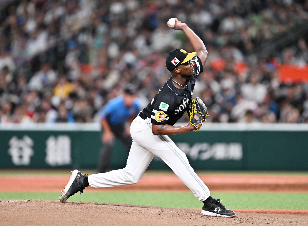 西武対ソフトバンク　ソフトバンク先発のモイネロ（撮影・滝沢徹郎）