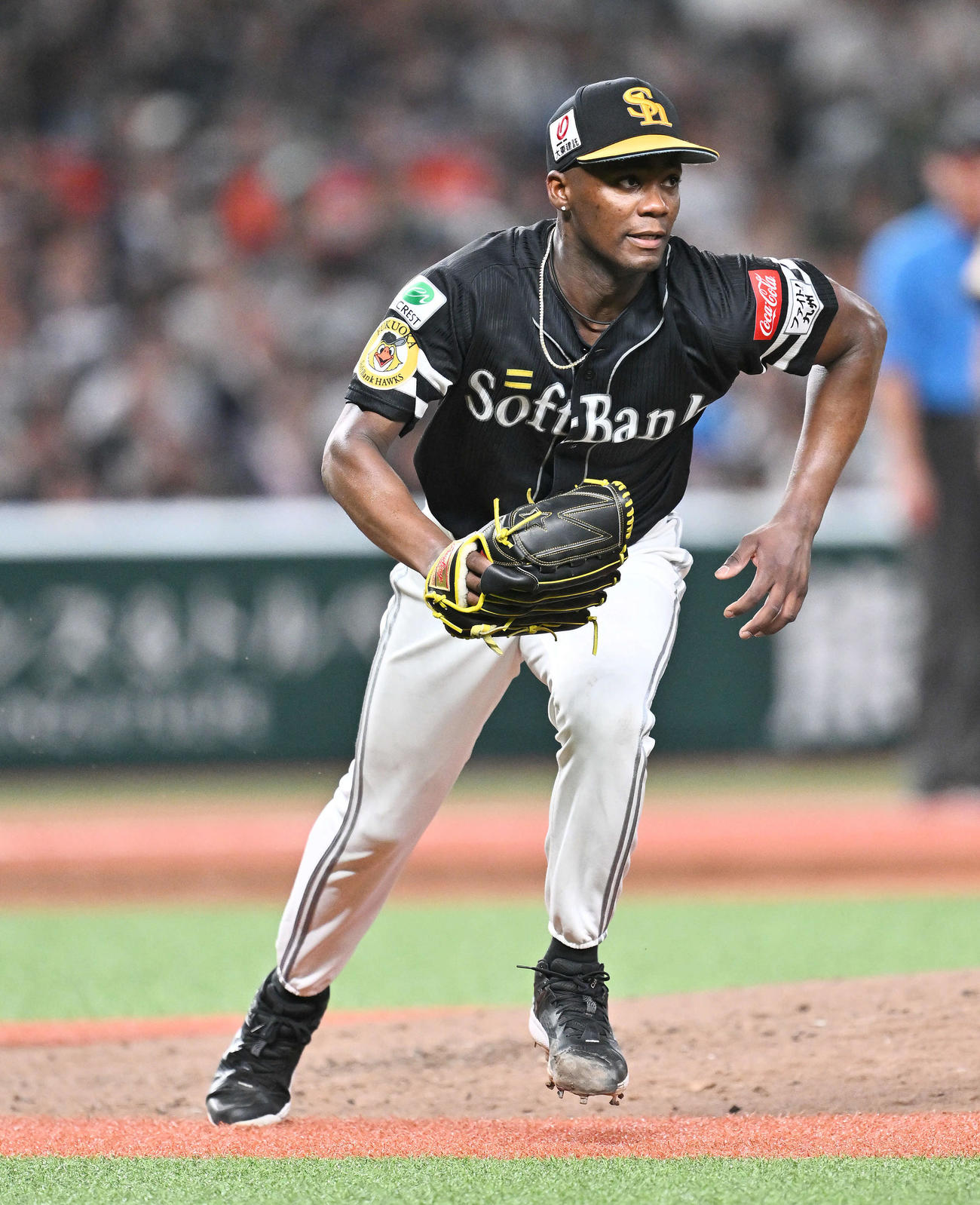 西武対ソフトバンク　5回裏西武1死、山村を一ゴロに打ち取るモイネロ（撮影・滝沢徹郎）