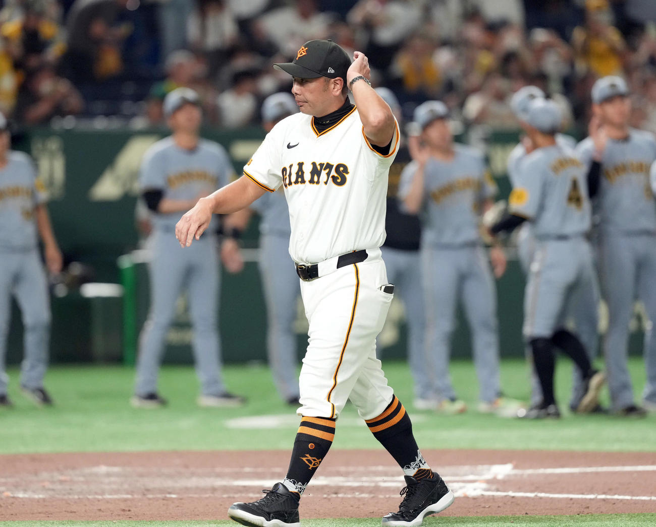 巨人対阪神　阪神に完敗した巨人阿部監督（撮影・たえ見朱実）