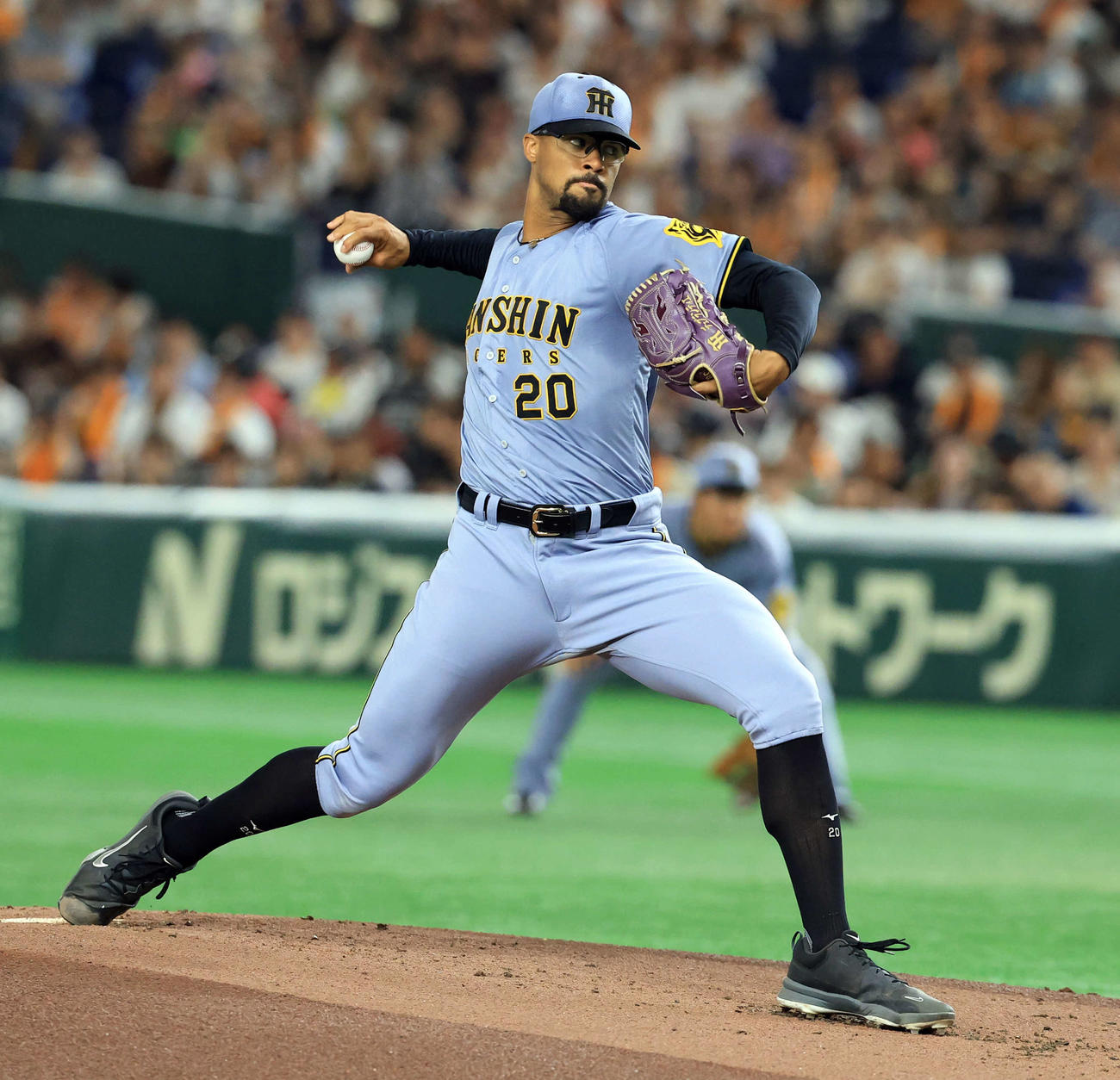 巨人対阪神　力投する阪神先発のデュプランティエ（撮影・浅見桂子）