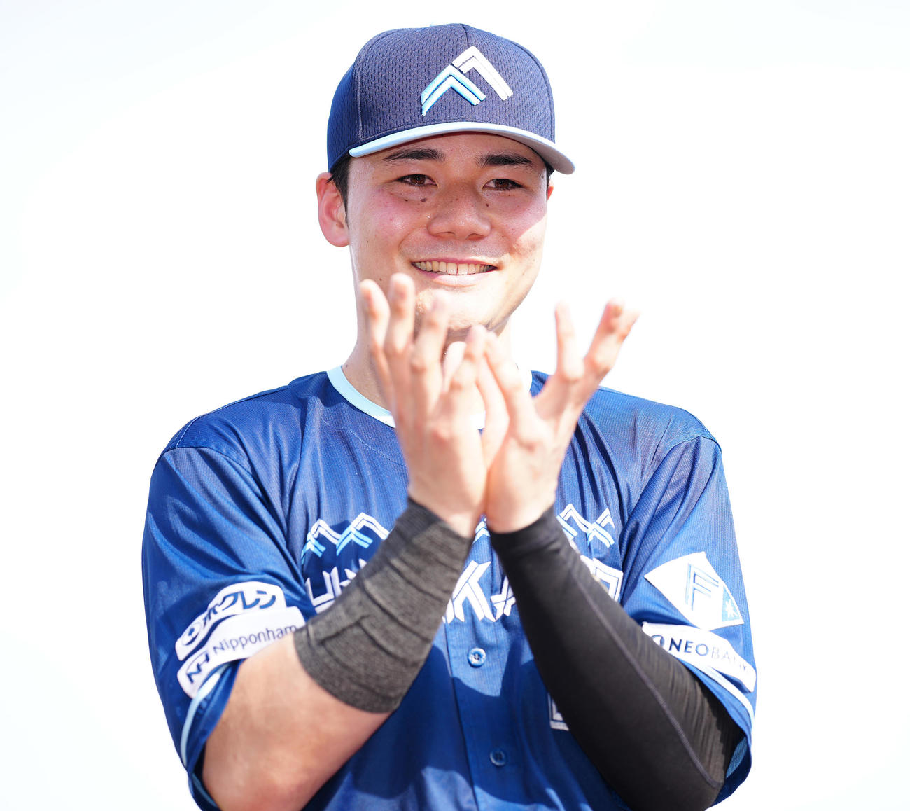 楽天対日本ハム　ヒーローインタビュー後、笑顔でポーズを決める日本ハム清宮幸（撮影・鈴木みどり）