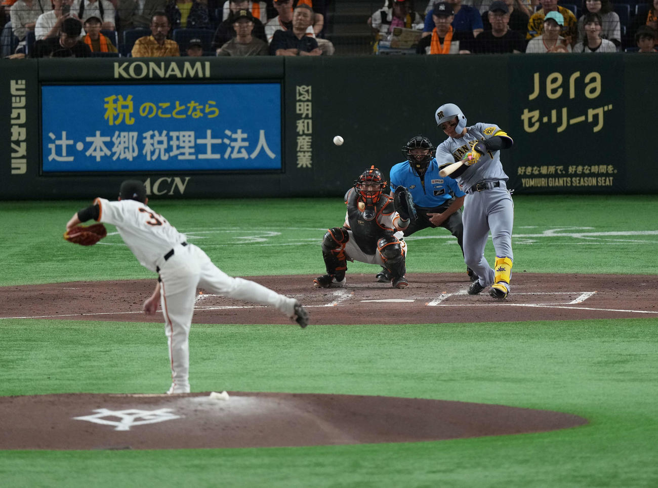 巨人対阪神　4回表阪神無死一塁、安打を放つ森下（撮影・井上学）