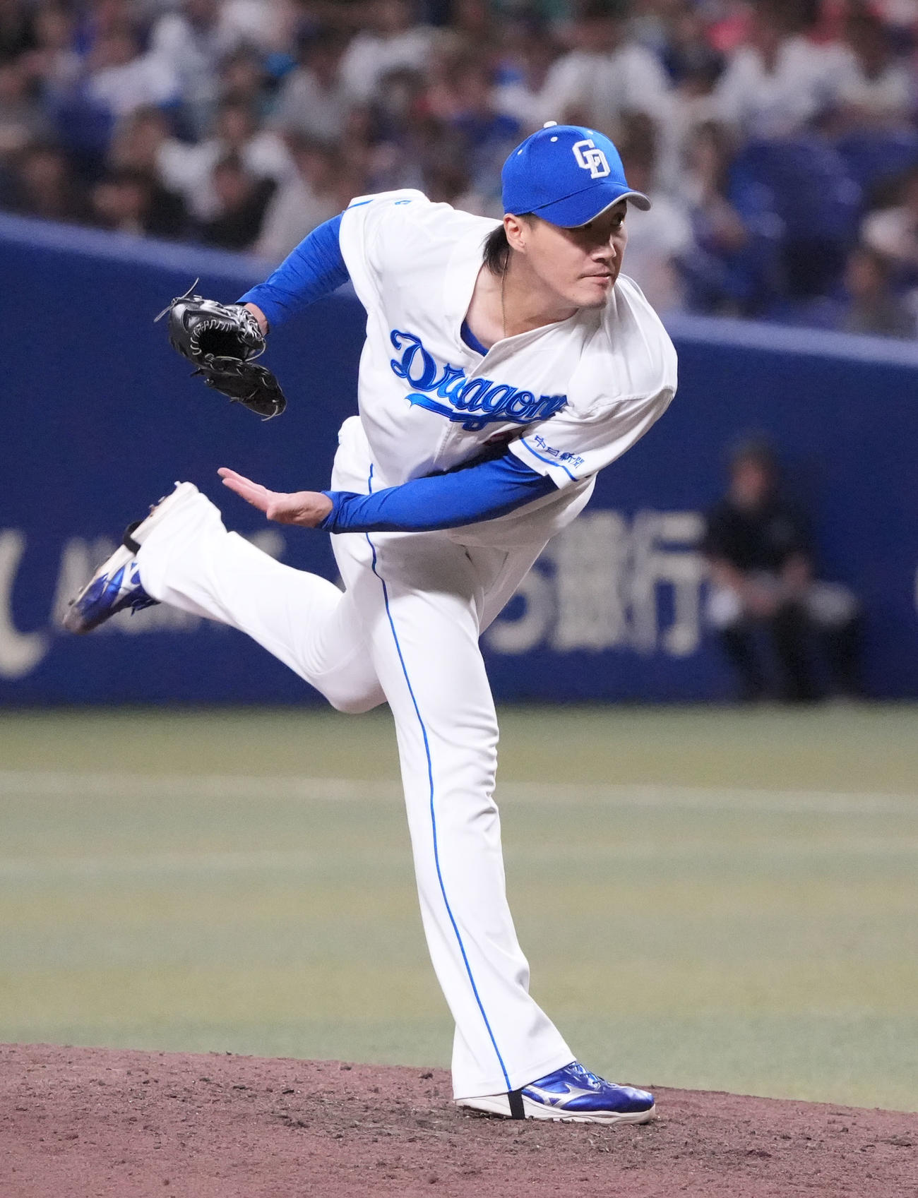 中日対DeNA 9回表DeNA1死満塁、中日5番手で登板する斎藤（撮影・森本幸一）