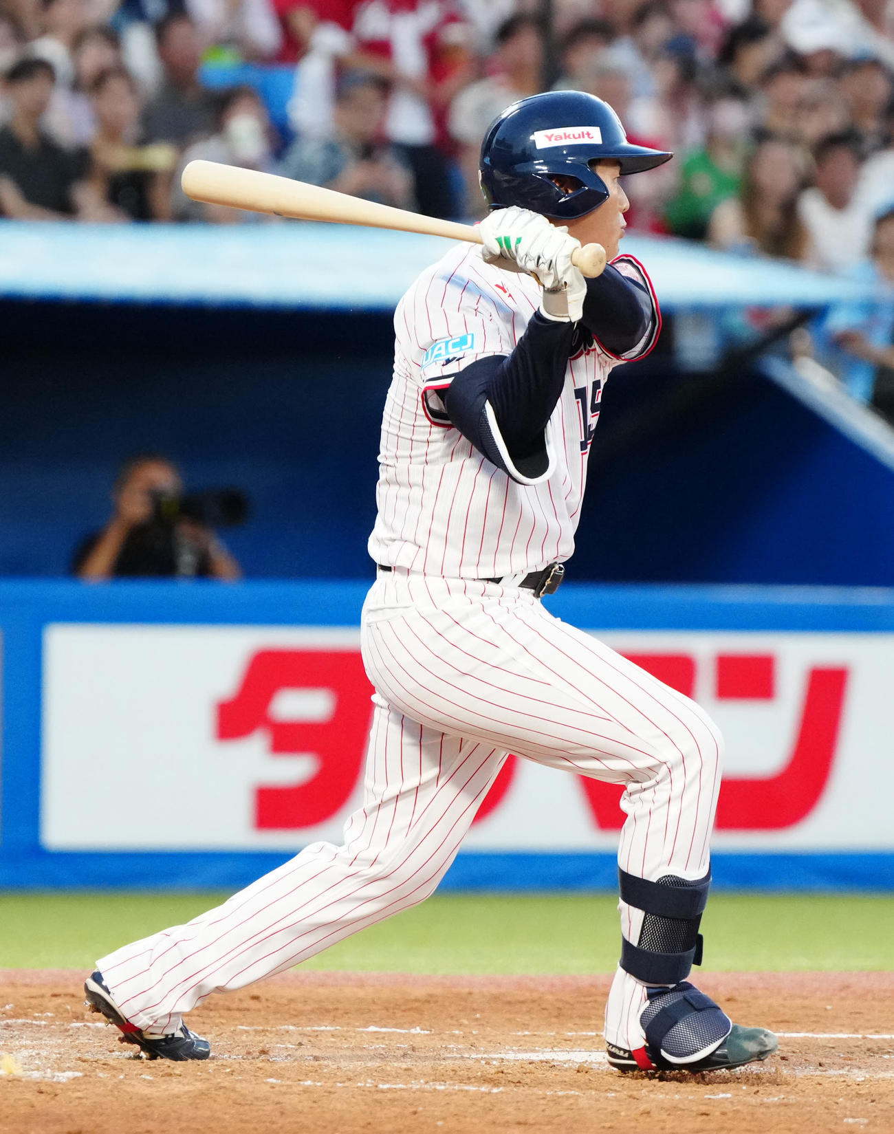 ヤクルト対広島　2回裏ヤクルト1死二塁、左前打を放ちプロ初安打とする中村優（撮影・江口和貴）