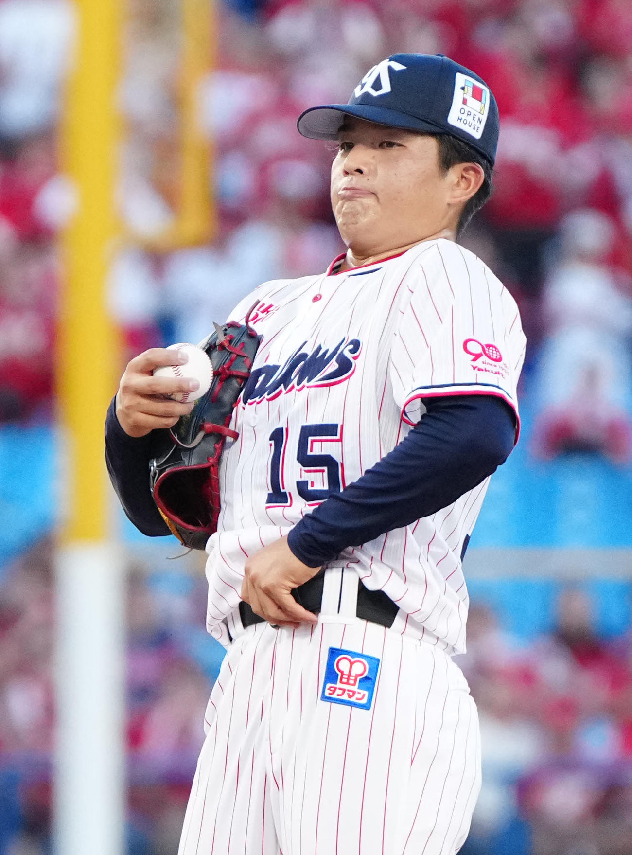 ヤクルト対広島　1回表広島2死三塁、野間に適時二塁打を浴びた中村優（撮影・江口和貴）