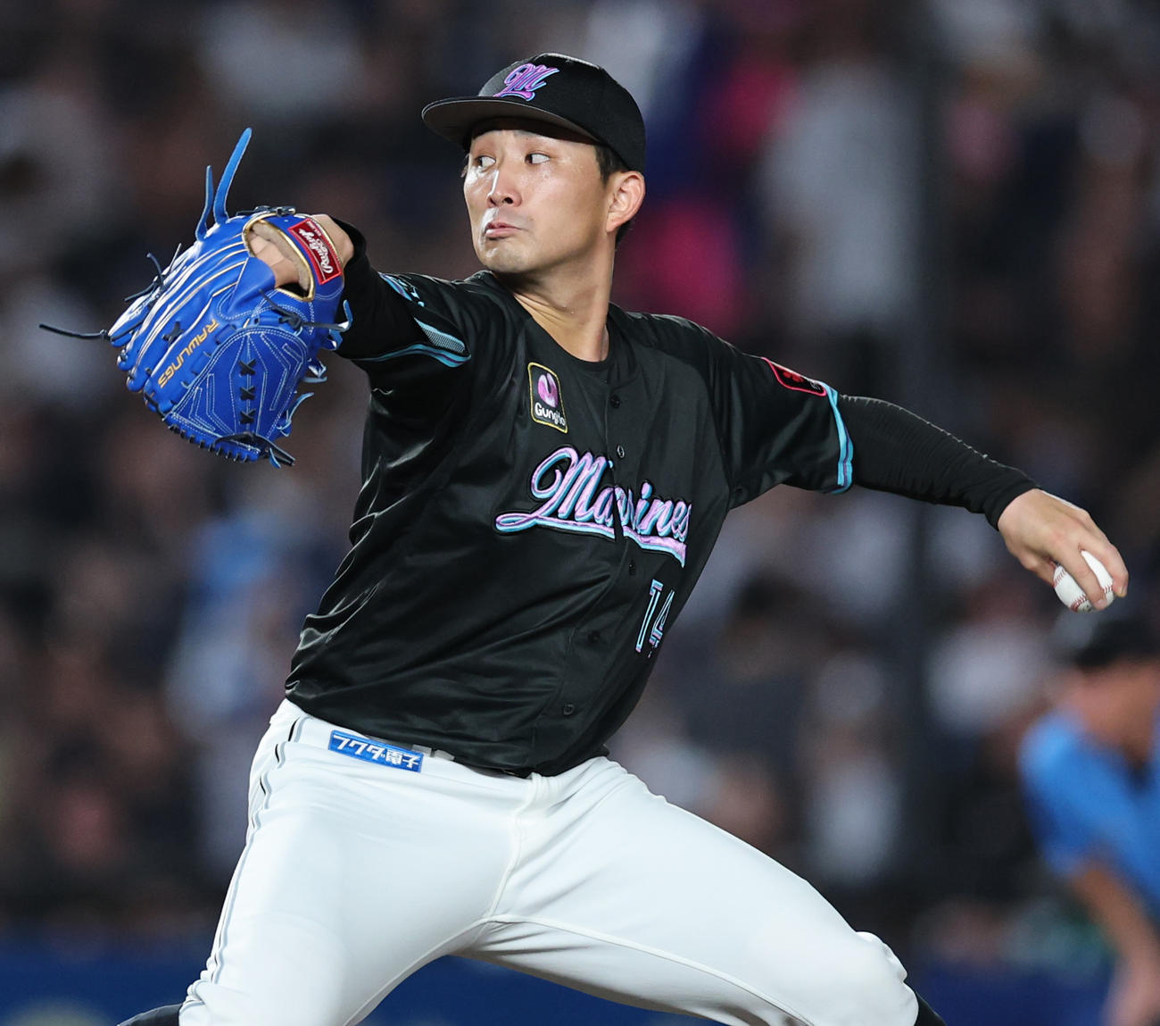 ロッテ対オリックス　ロッテ先発の小島（撮影・野上伸悟）