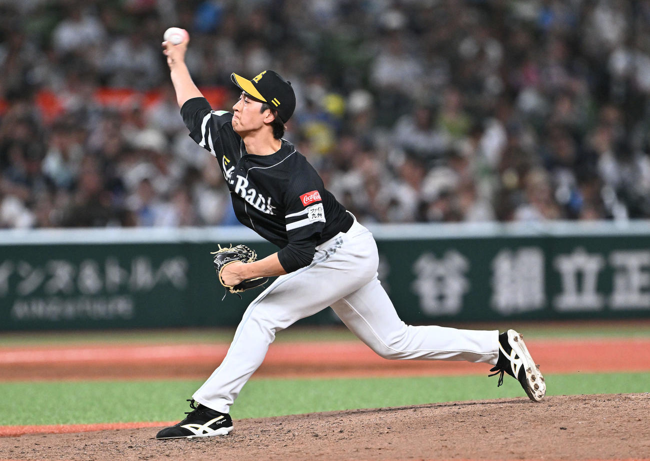 西武対ソフトバンク　6回裏、ソフトバンク5番手で登板する大山（撮影・滝沢徹郎）